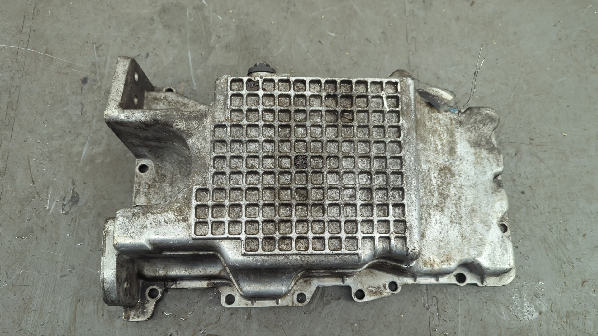 Поддон масляный двигателя (картер)