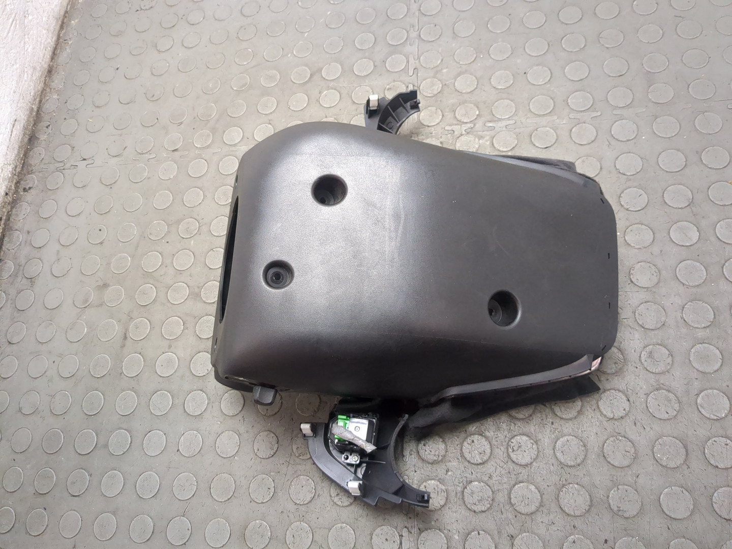 Кожух рулевой колонки