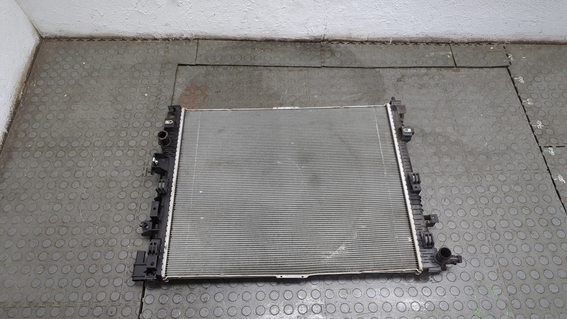 Радиатор охлаждения двигателя основной