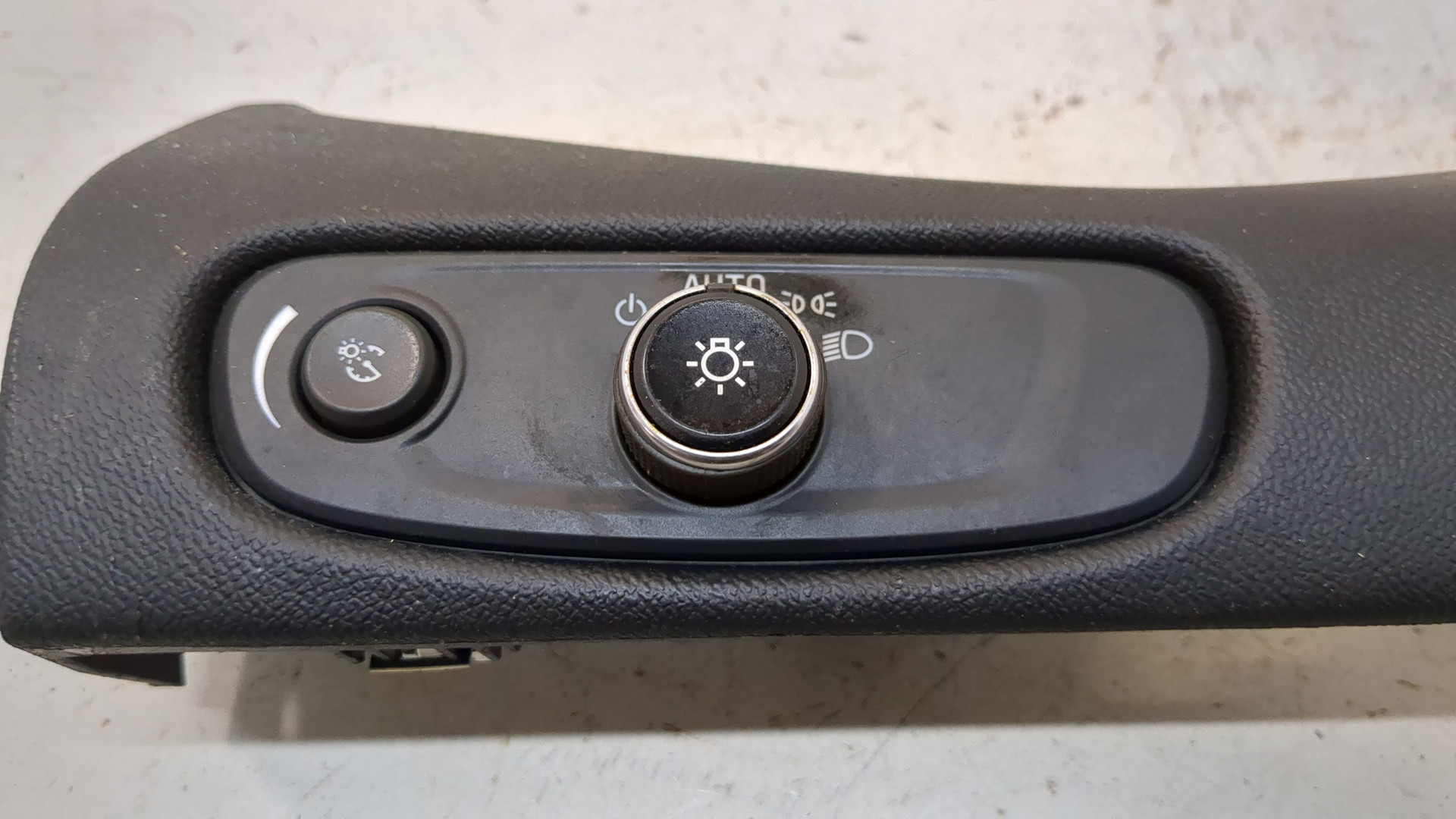 Переключатель света фар