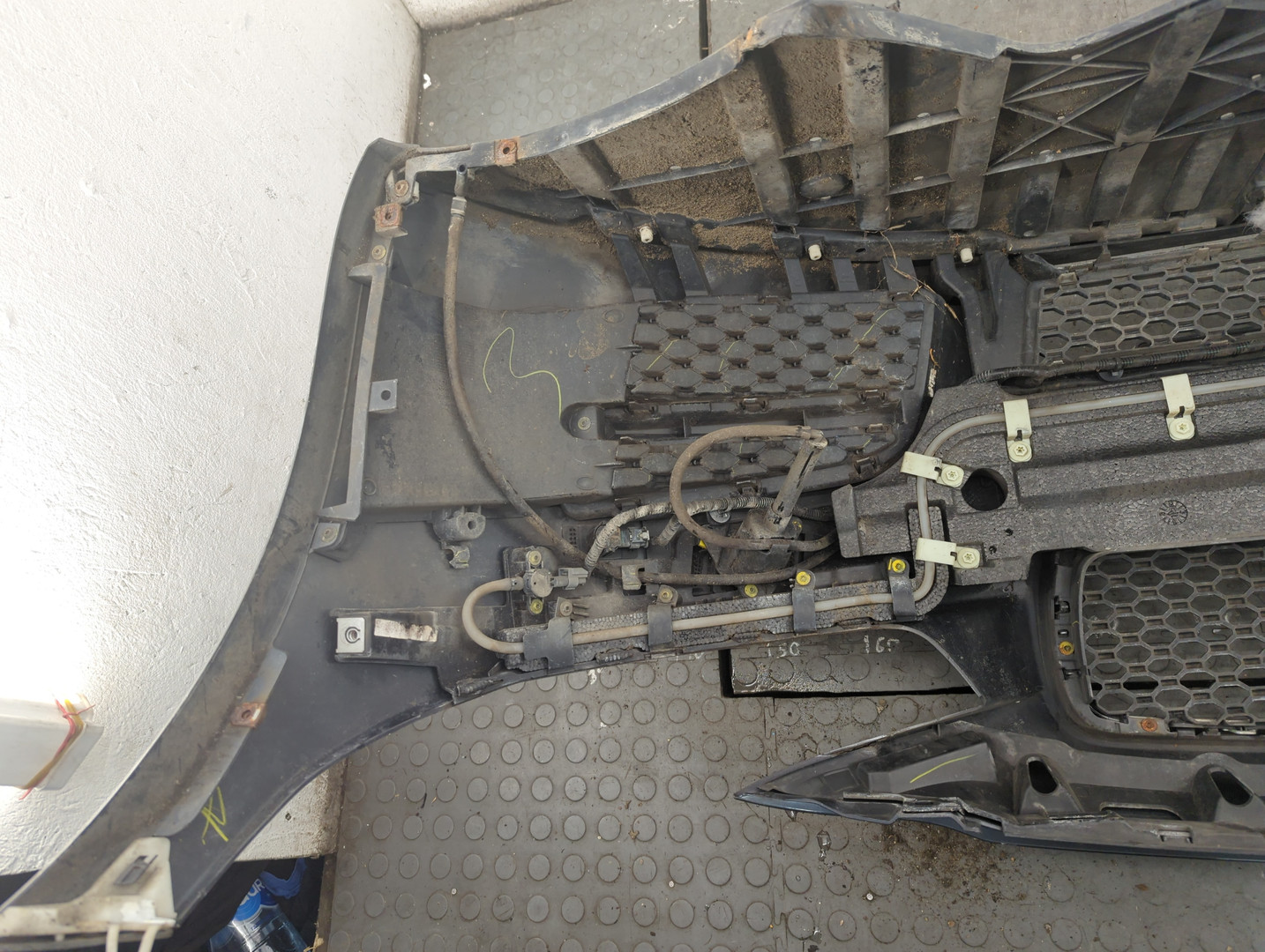 Бампер передний