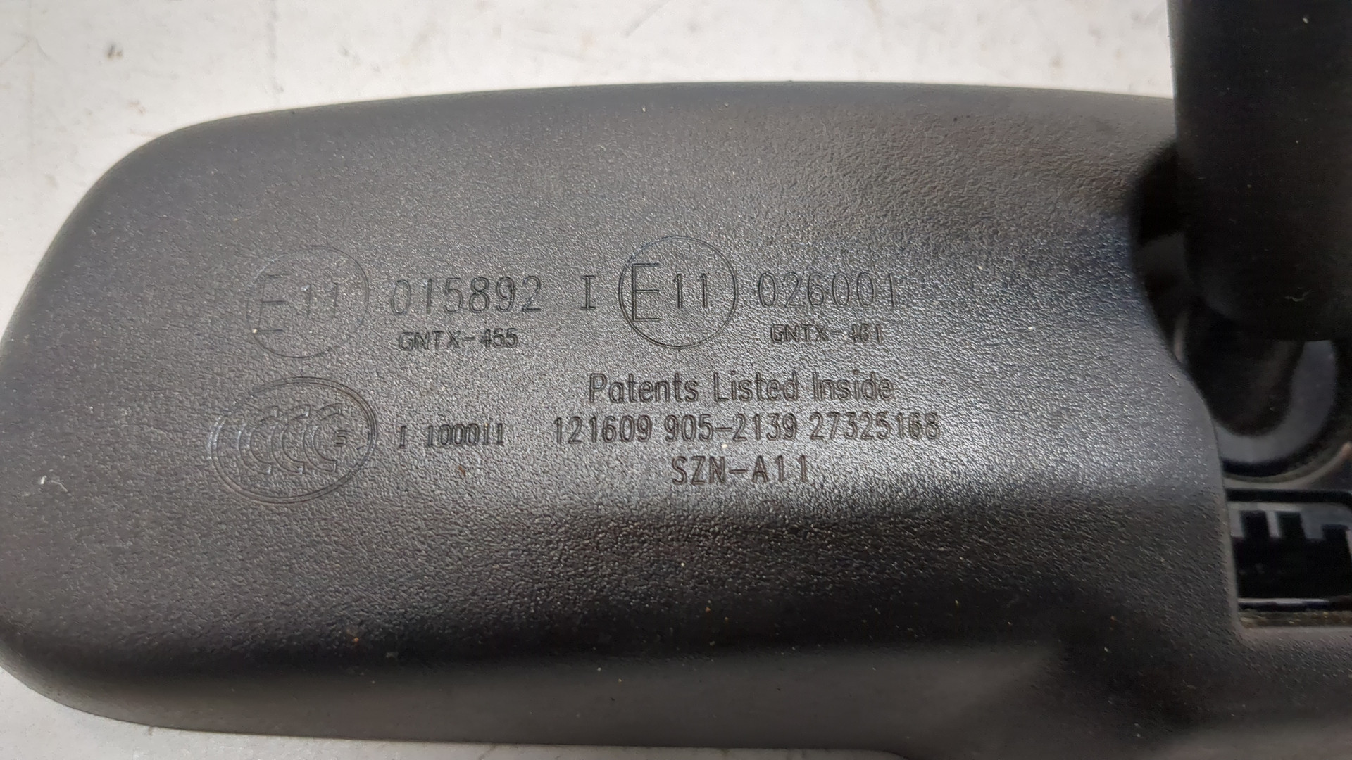 Зеркало заднего вида