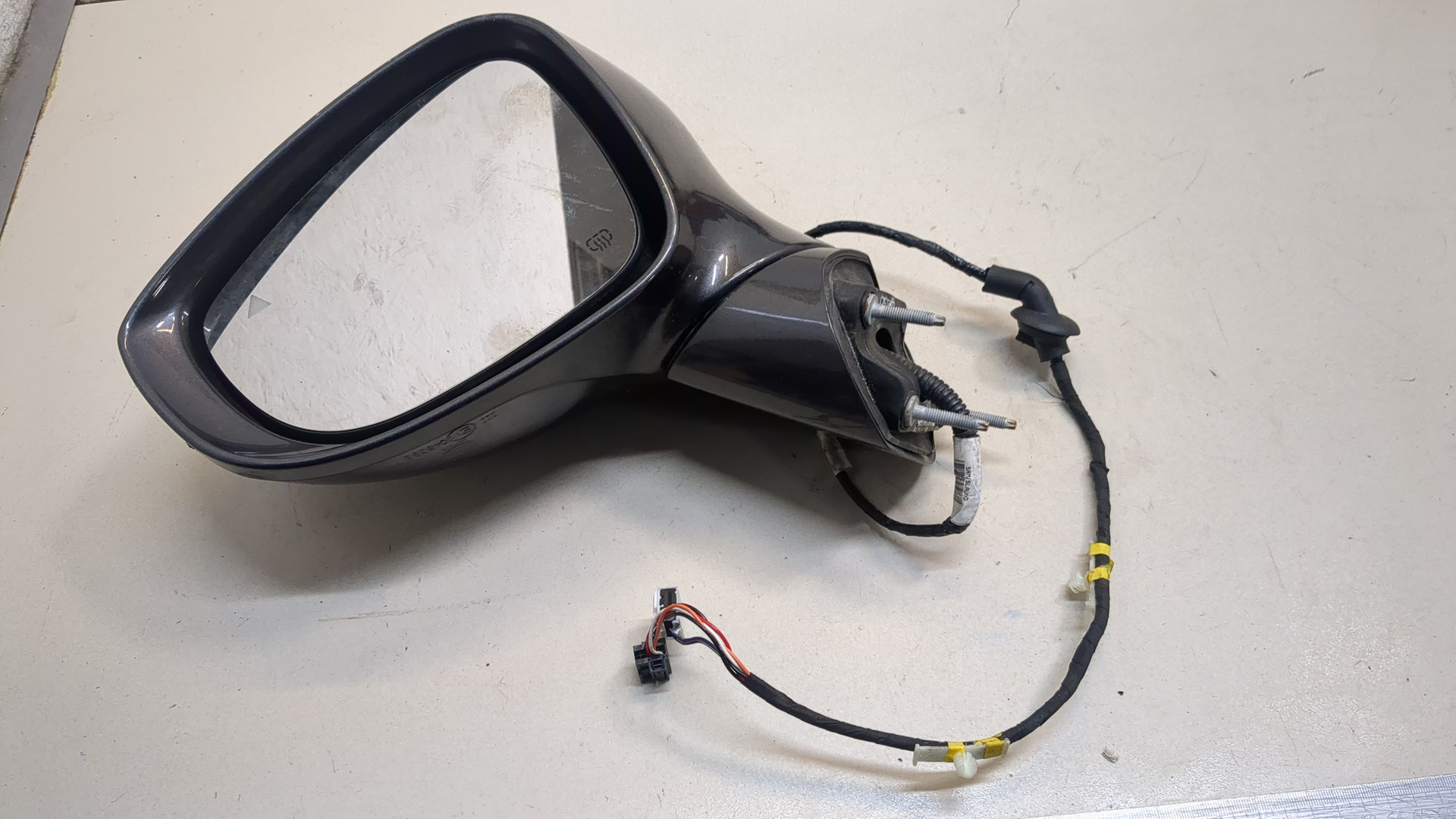 Зеркало левое электрическое