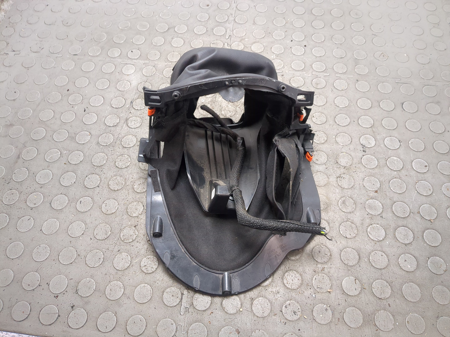 Кожух рулевой колонки