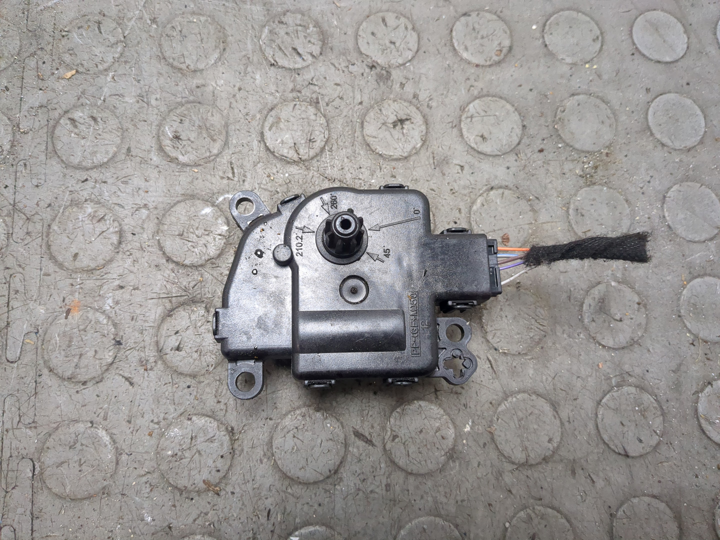 Моторчик заслонки печки