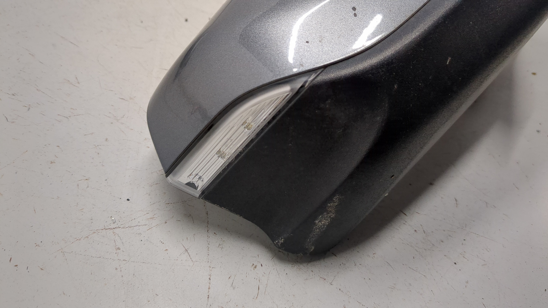 Зеркало правое электрическое