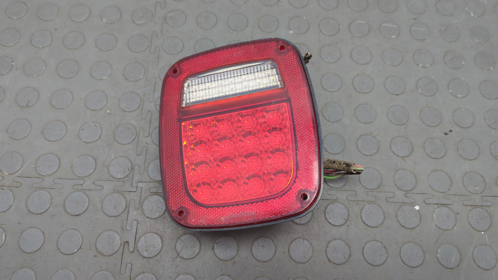 Фонарь задний левый