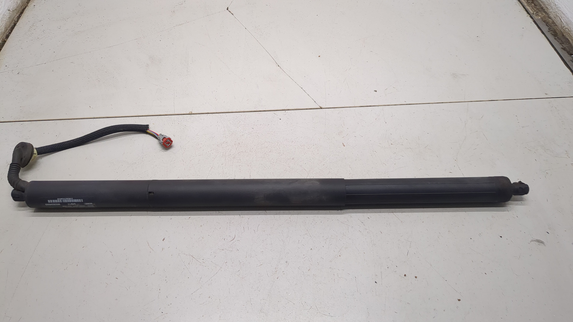 Амортизатор крышки багажника