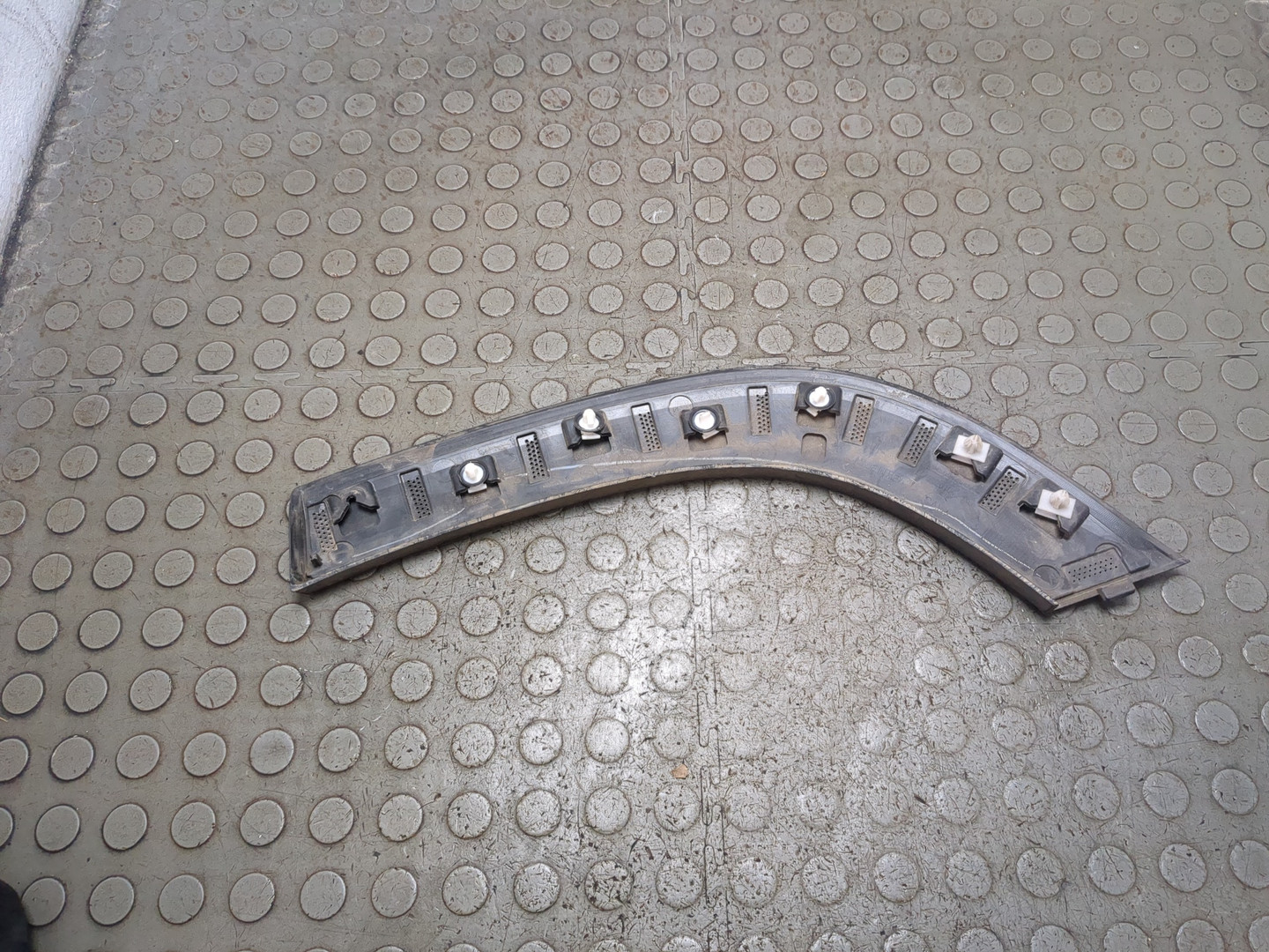 Молдинг заднего крыла правого