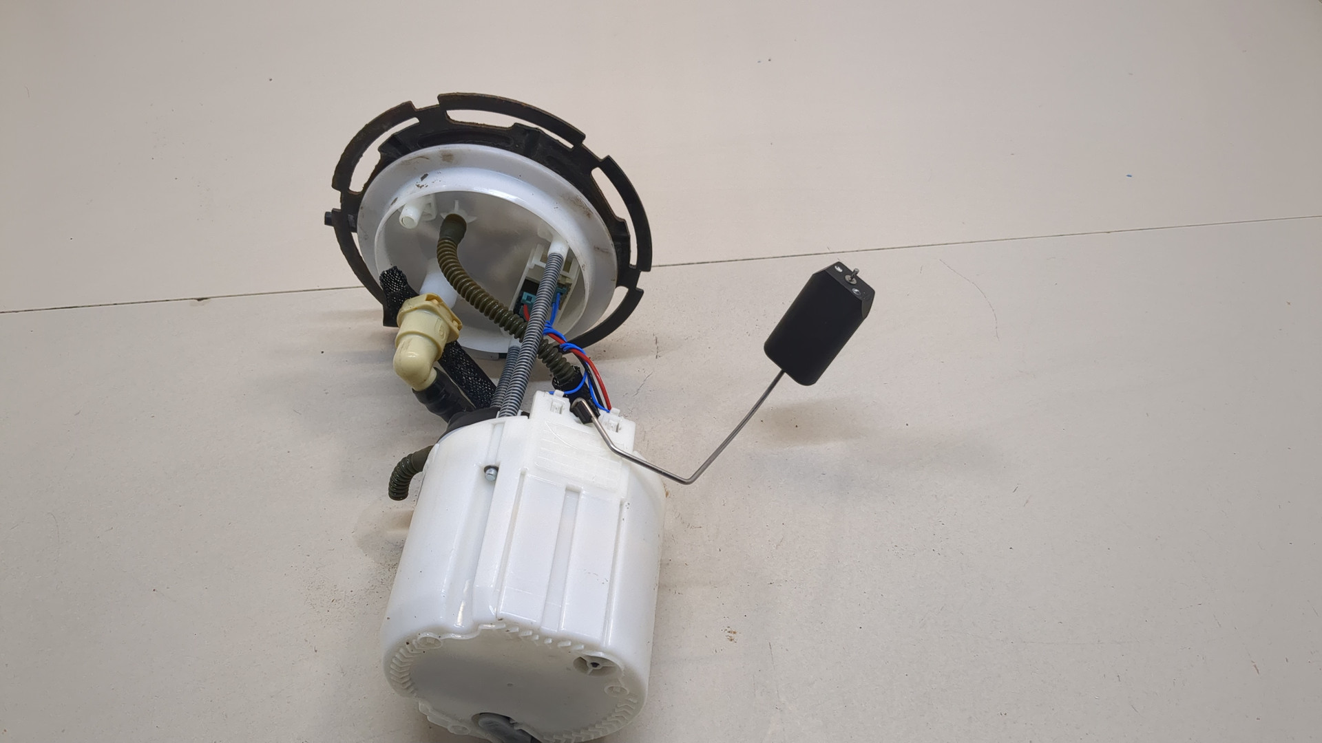 Насос топливный электрический