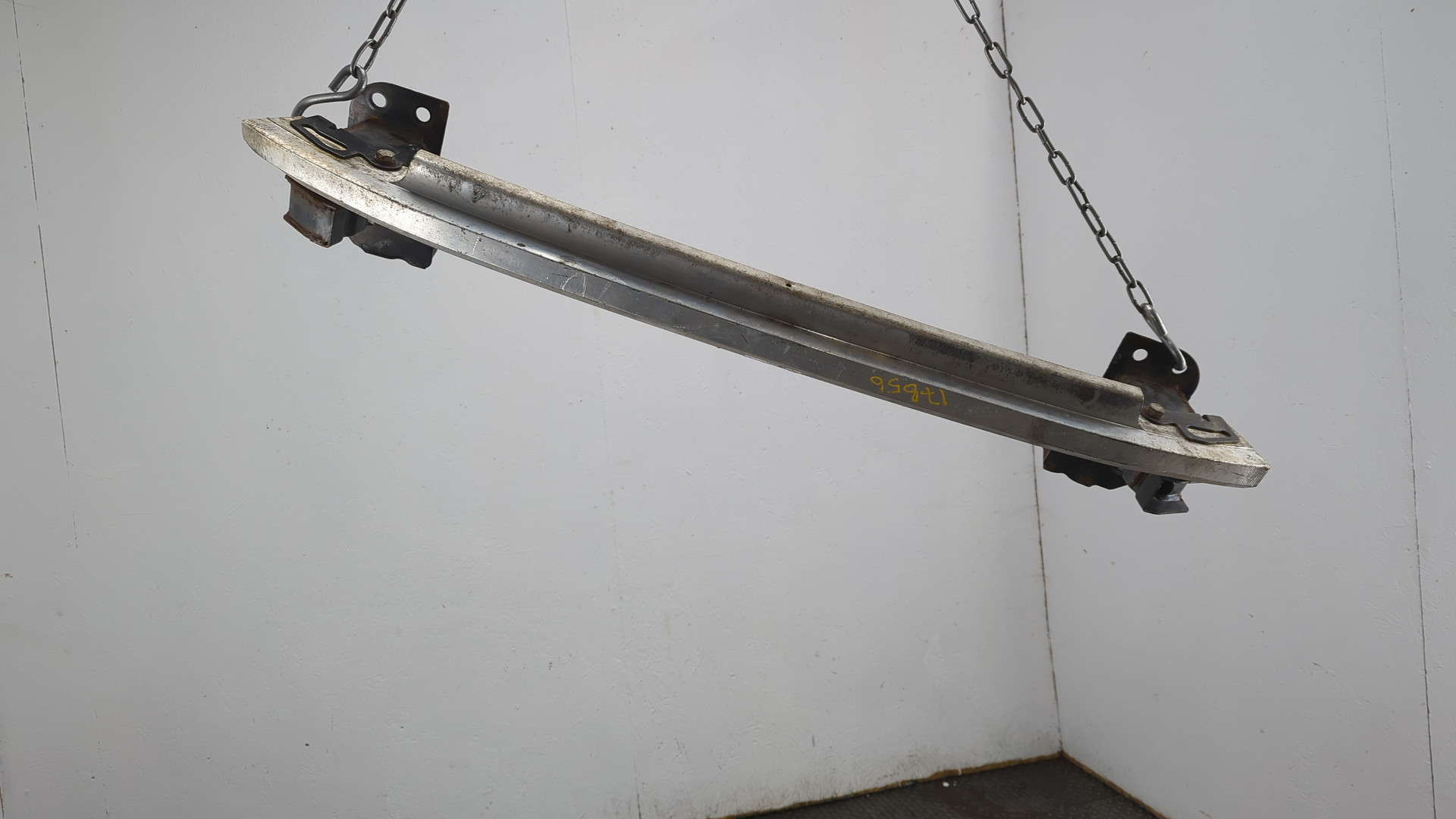 Усилитель переднего бампера