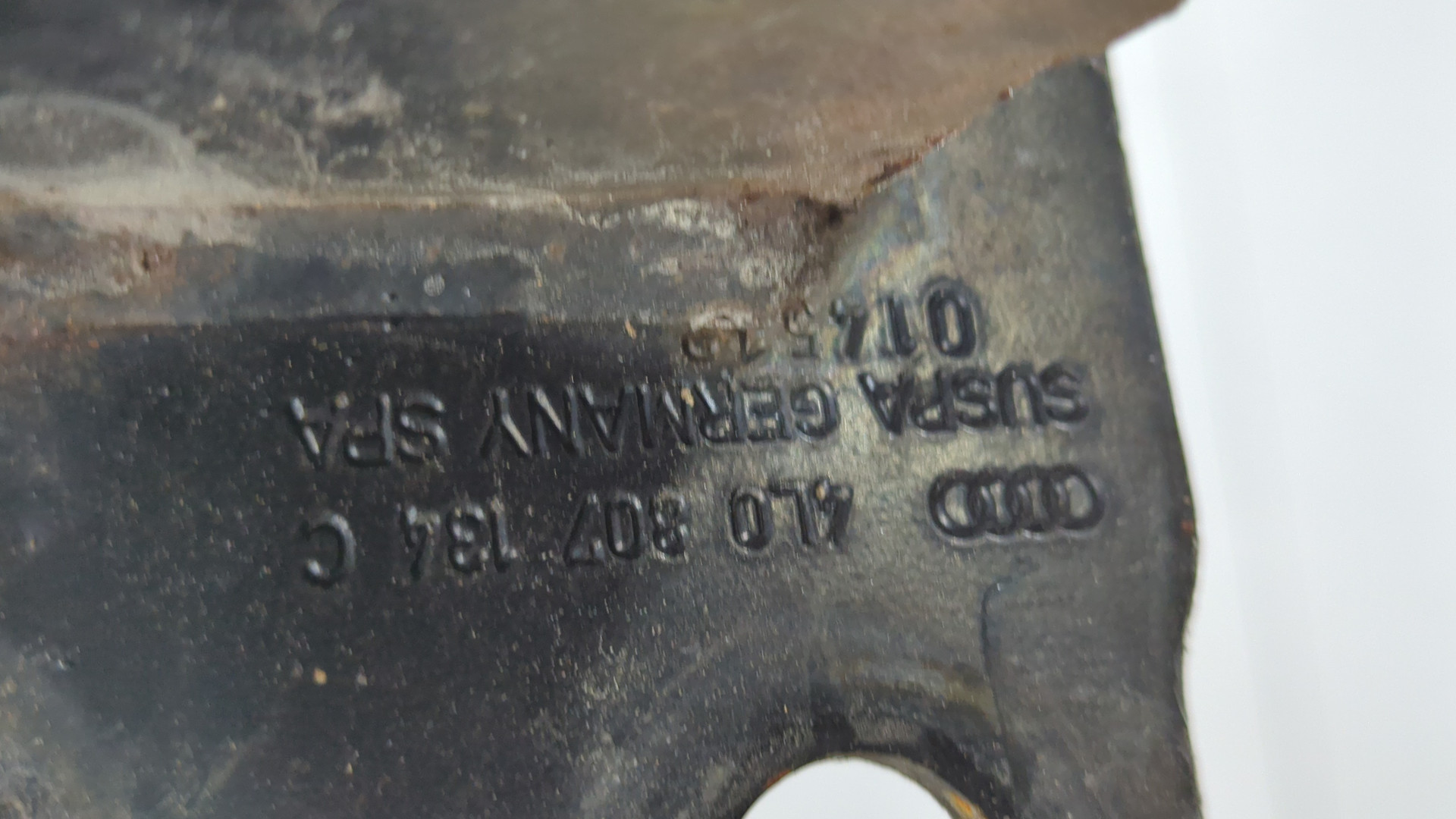 Усилитель переднего бампера