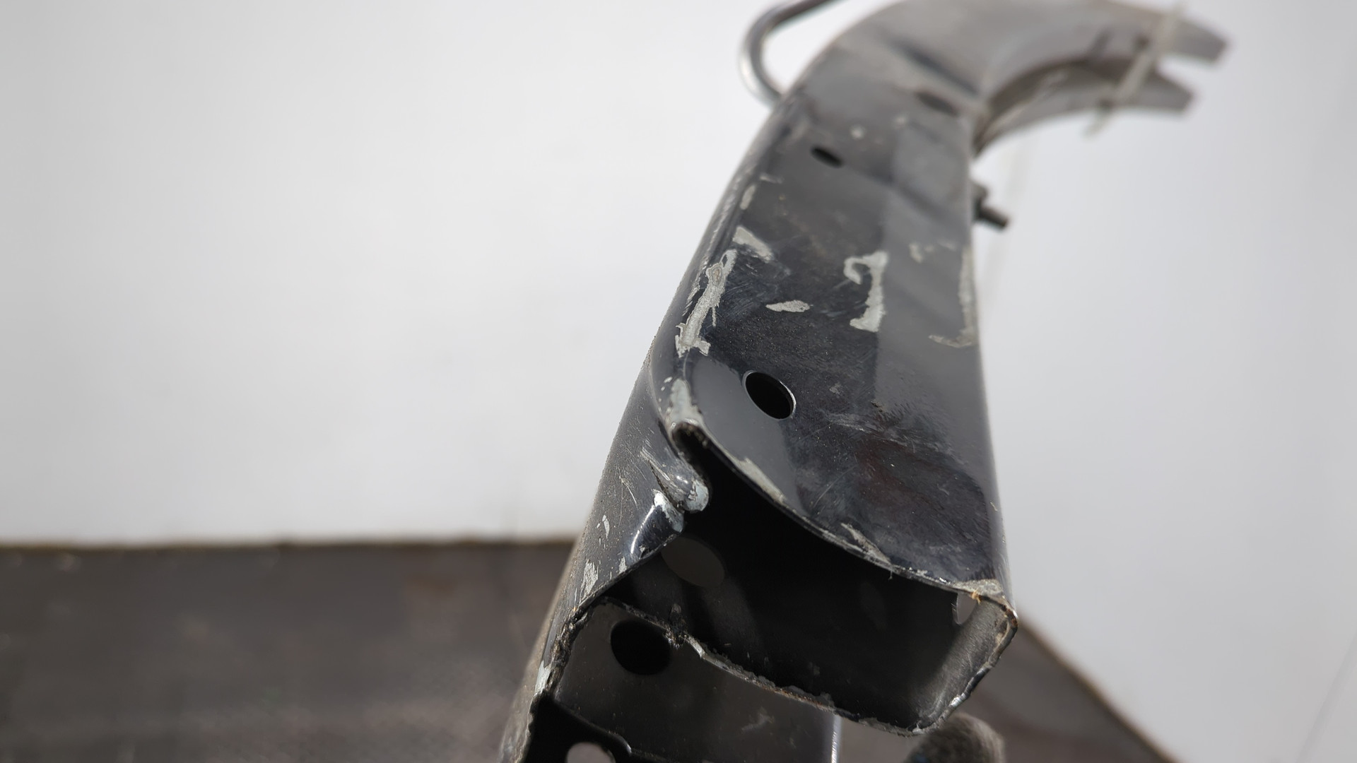 Усилитель переднего бампера