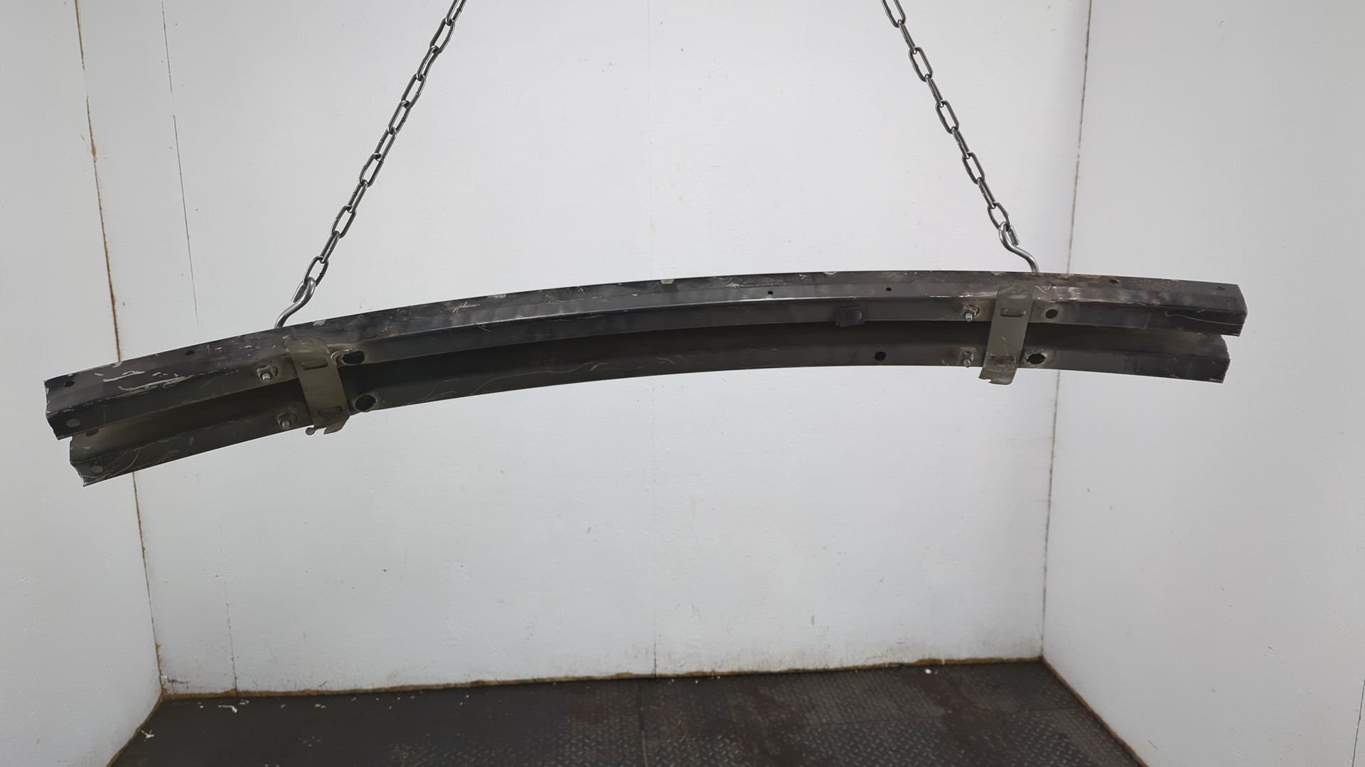 Усилитель переднего бампера