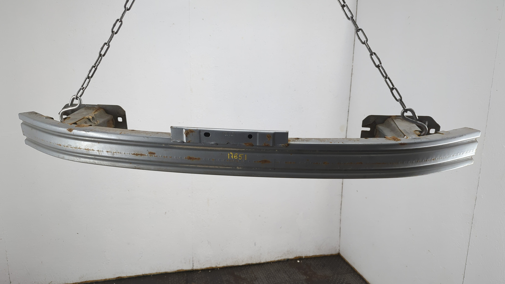 Усилитель заднего бампера