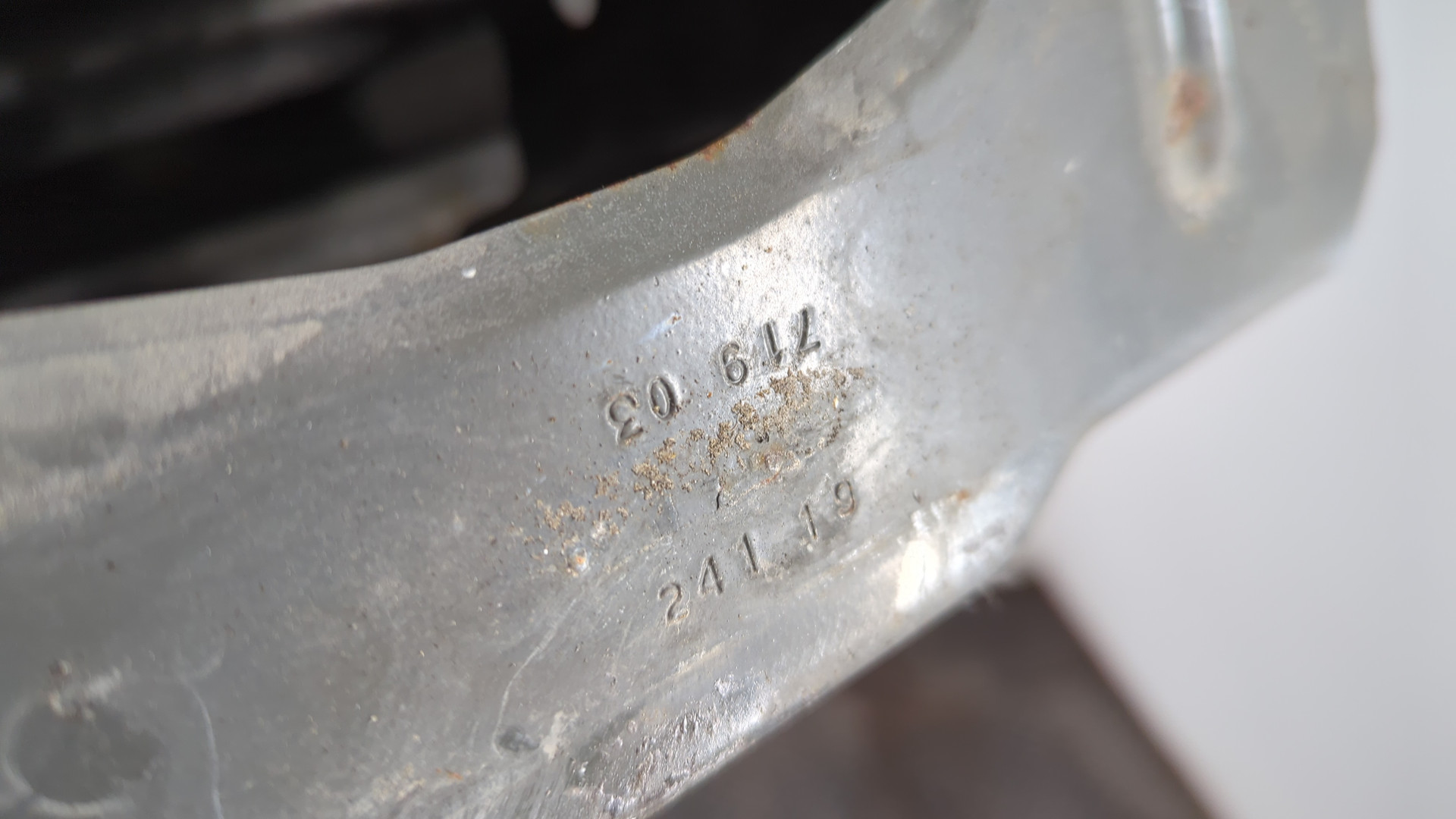 Усилитель заднего бампера