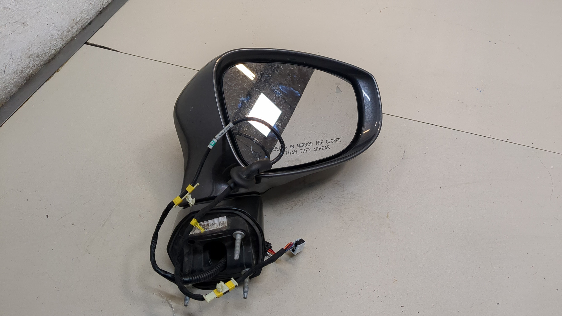 Зеркало правое электрическое