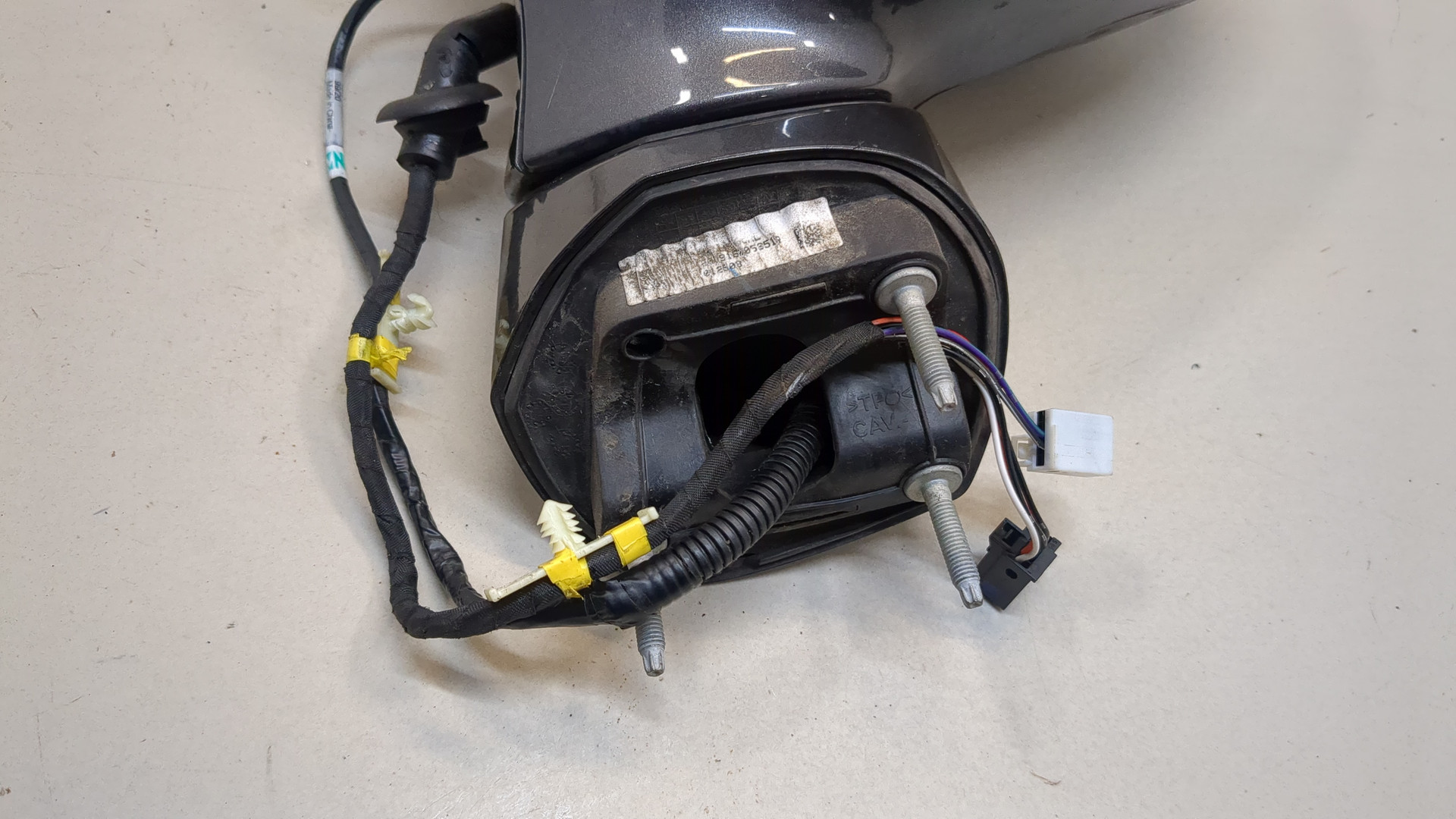 Зеркало правое электрическое