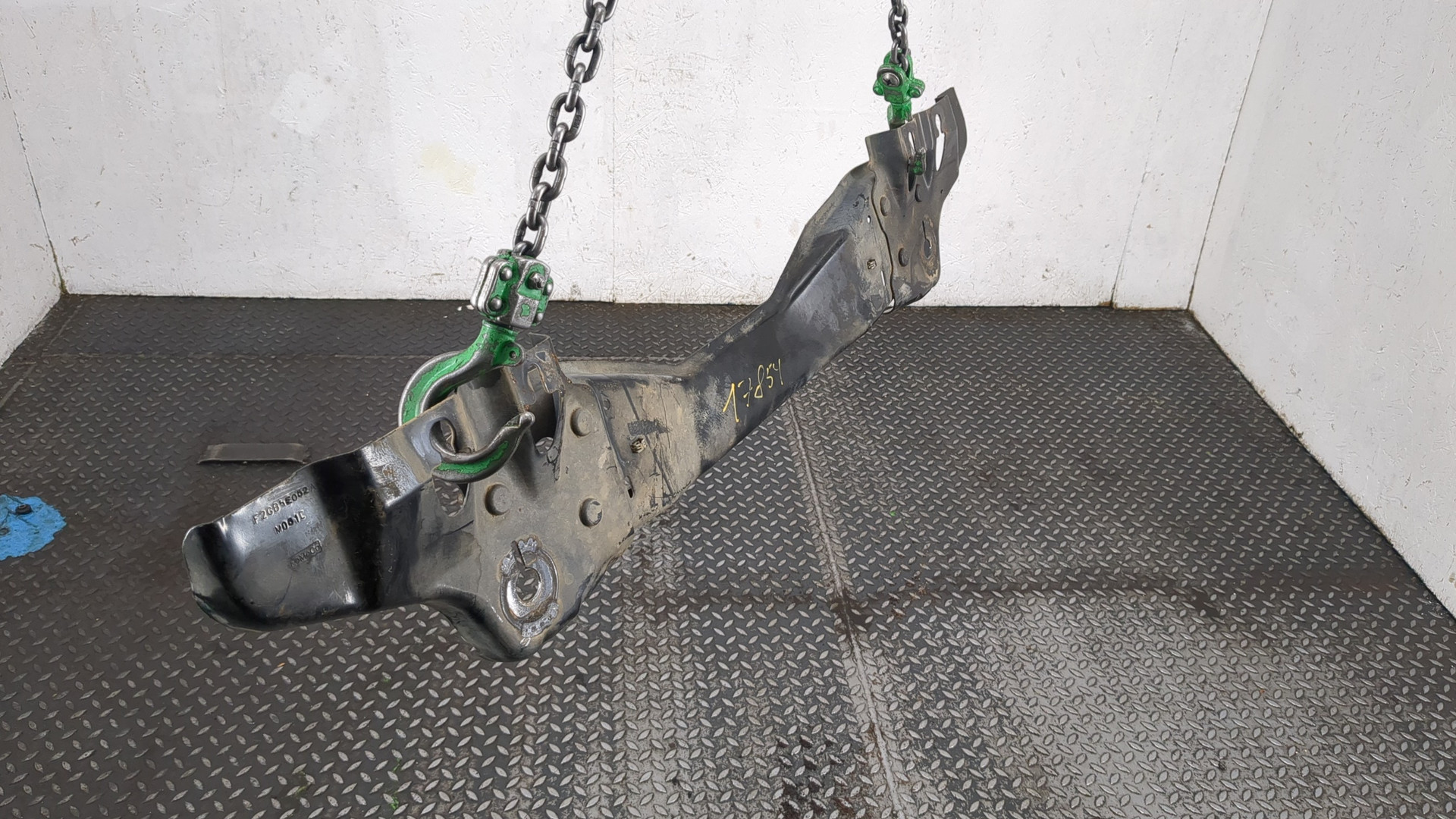 Кронштейн передней балки