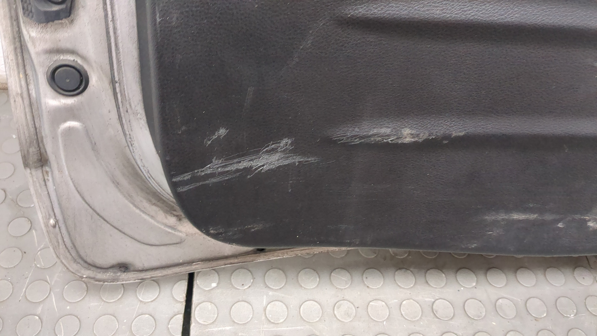 Дверь багажника