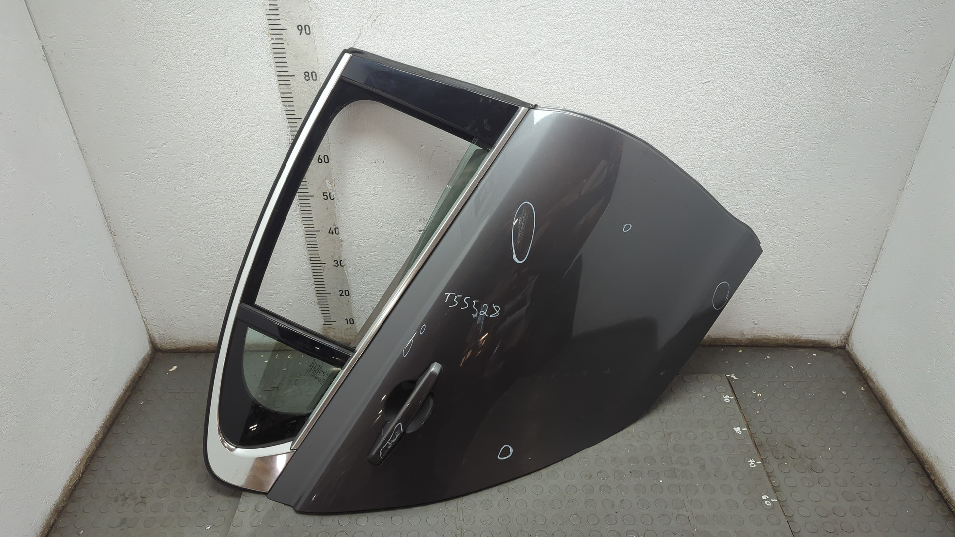 Дверь задняя правая