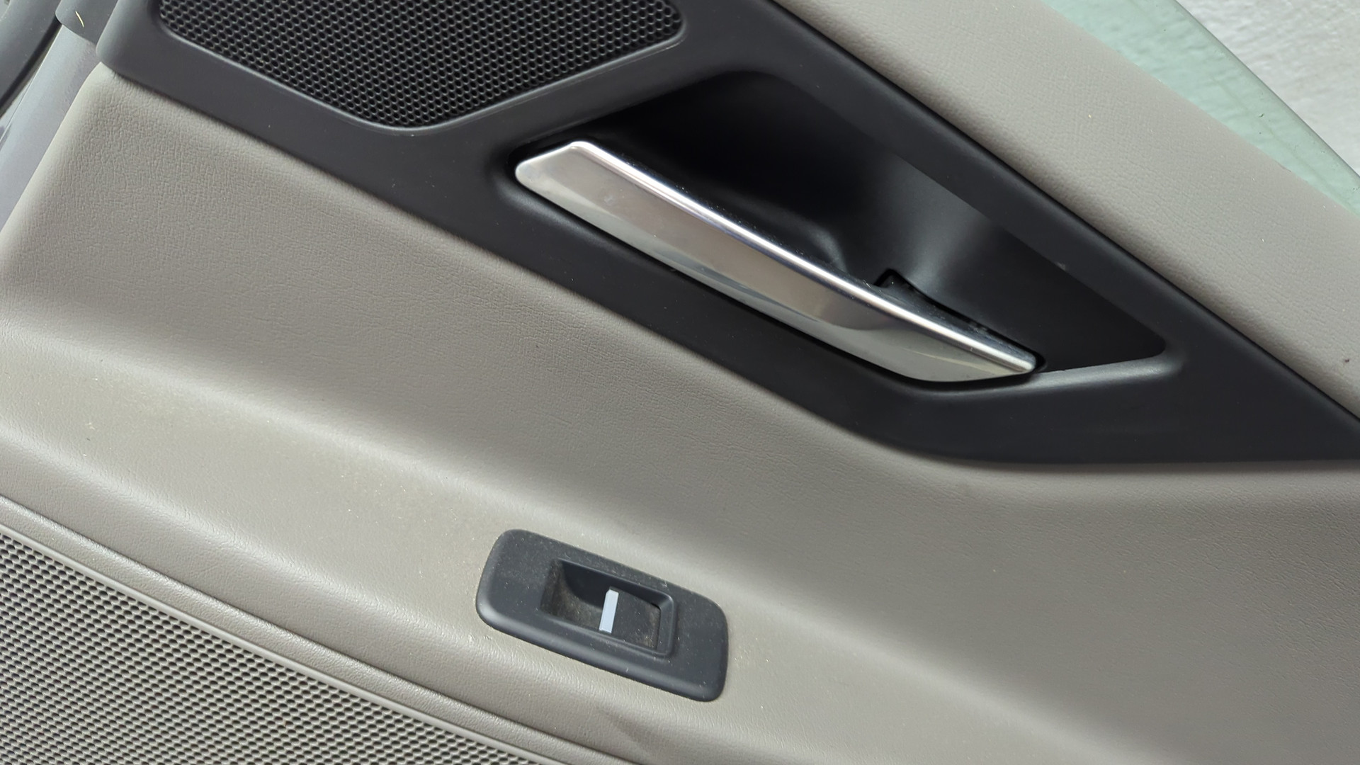 Дверь задняя правая