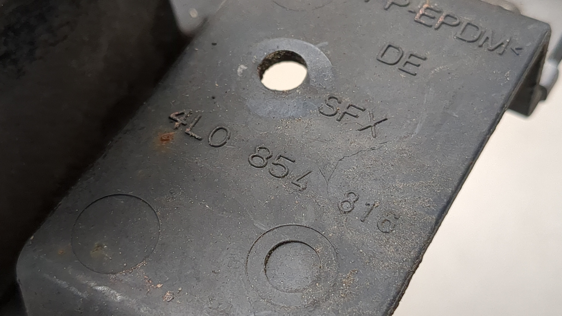 Брызговик задний правый