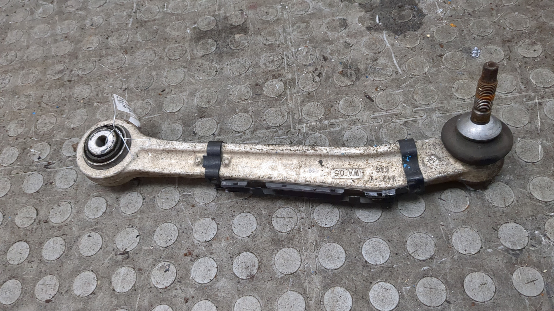 Рычаг задний левый