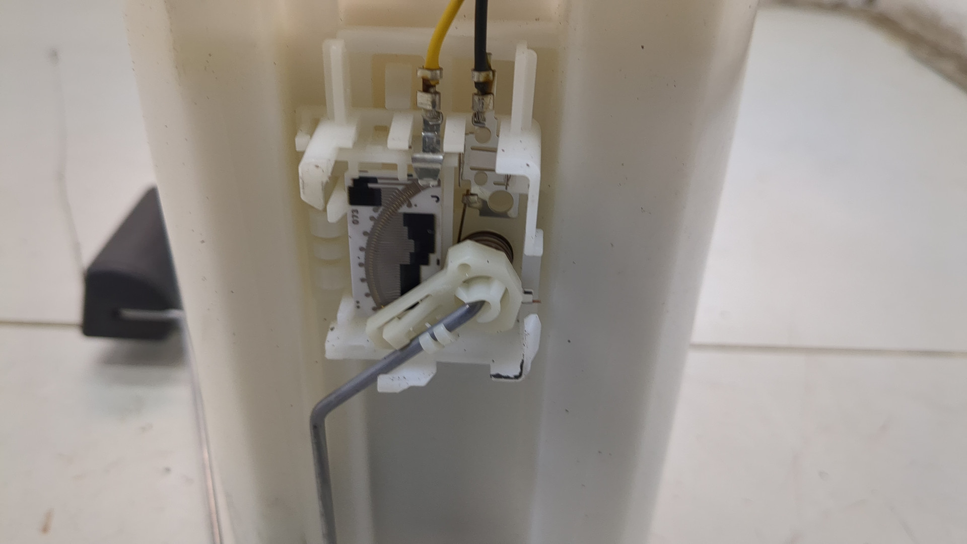 Насос топливный электрический