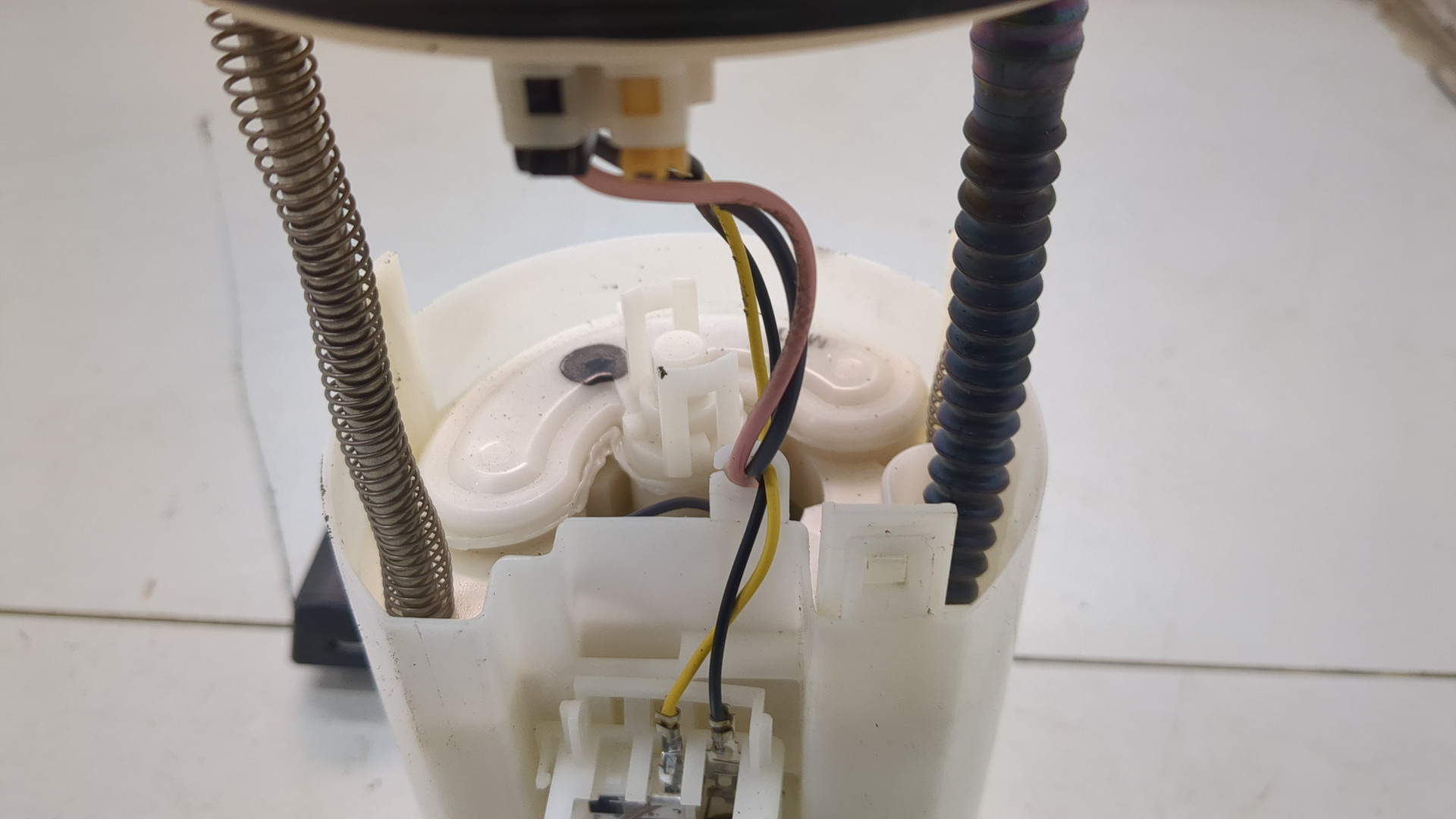 Насос топливный электрический