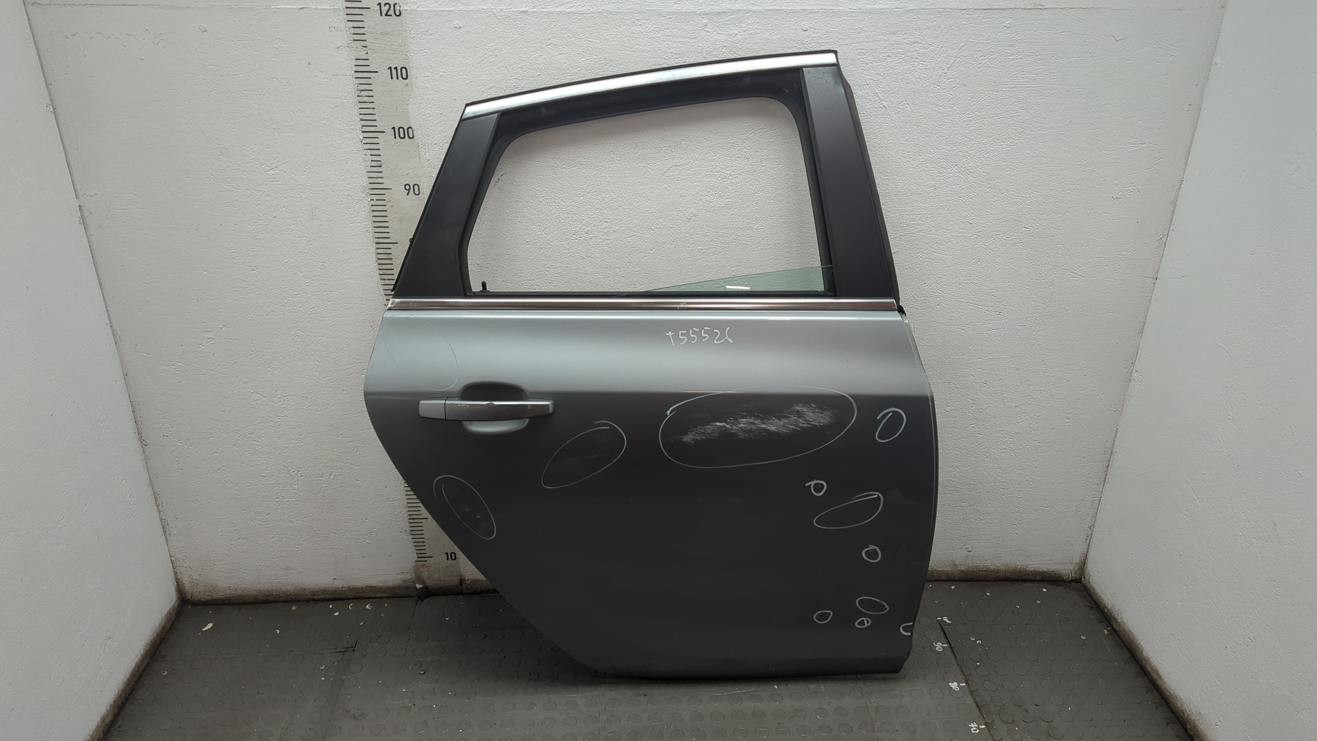 Дверь задняя правая