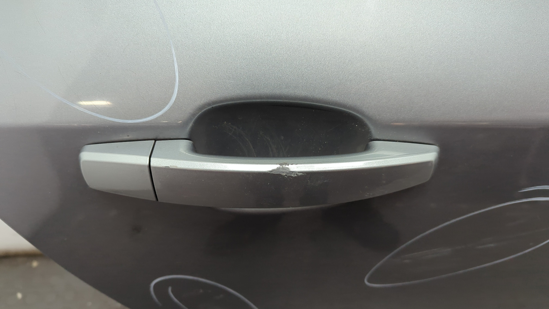 Дверь задняя правая