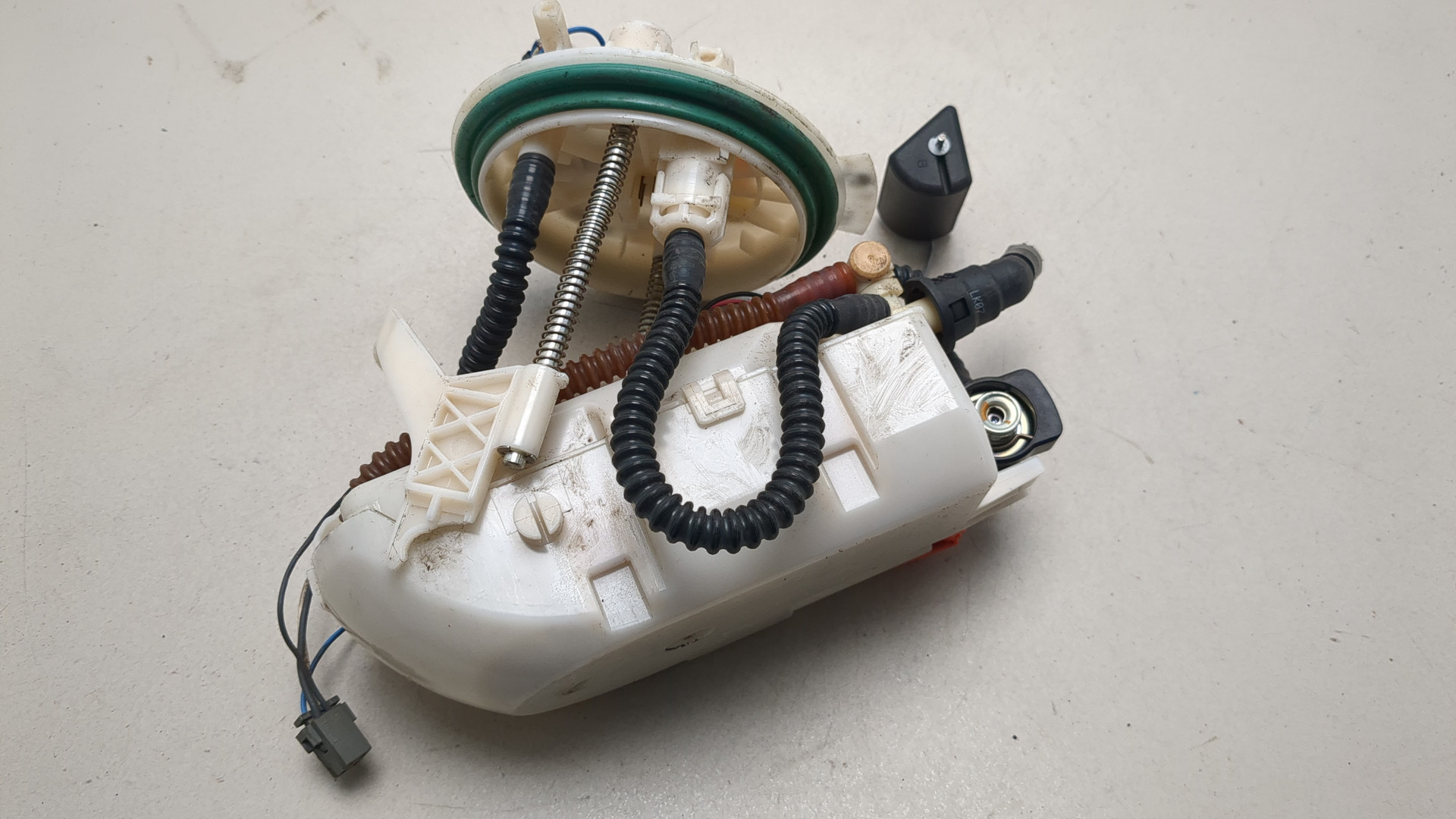 Насос топливный электрический