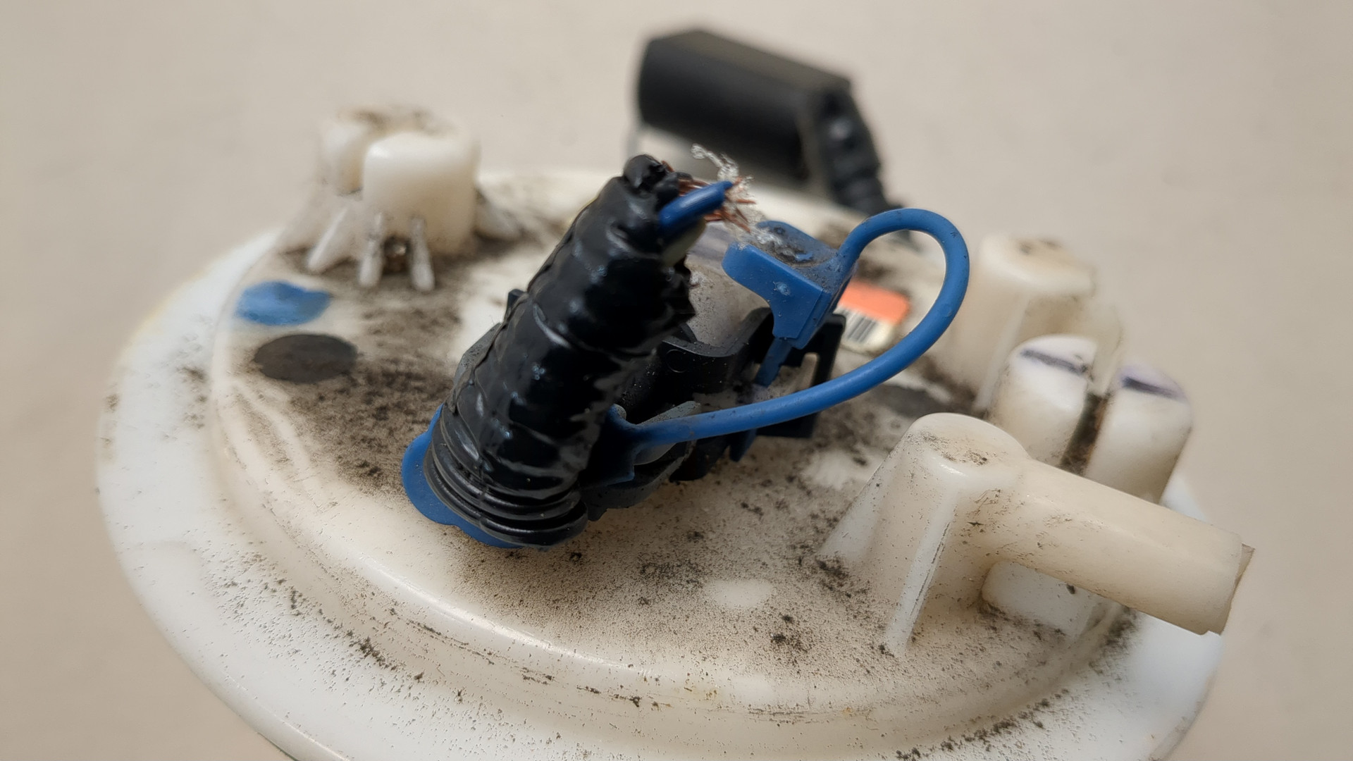 Насос топливный электрический