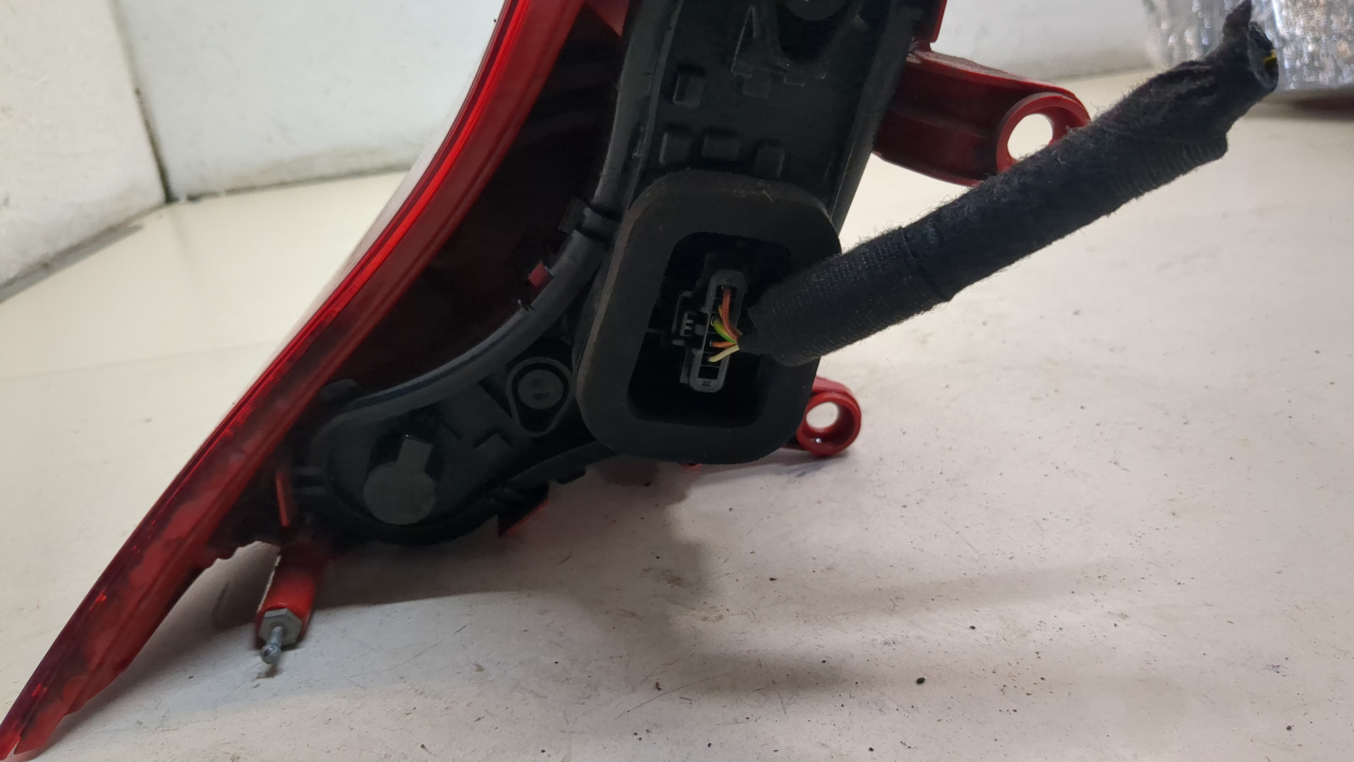 Фонарь задний правый