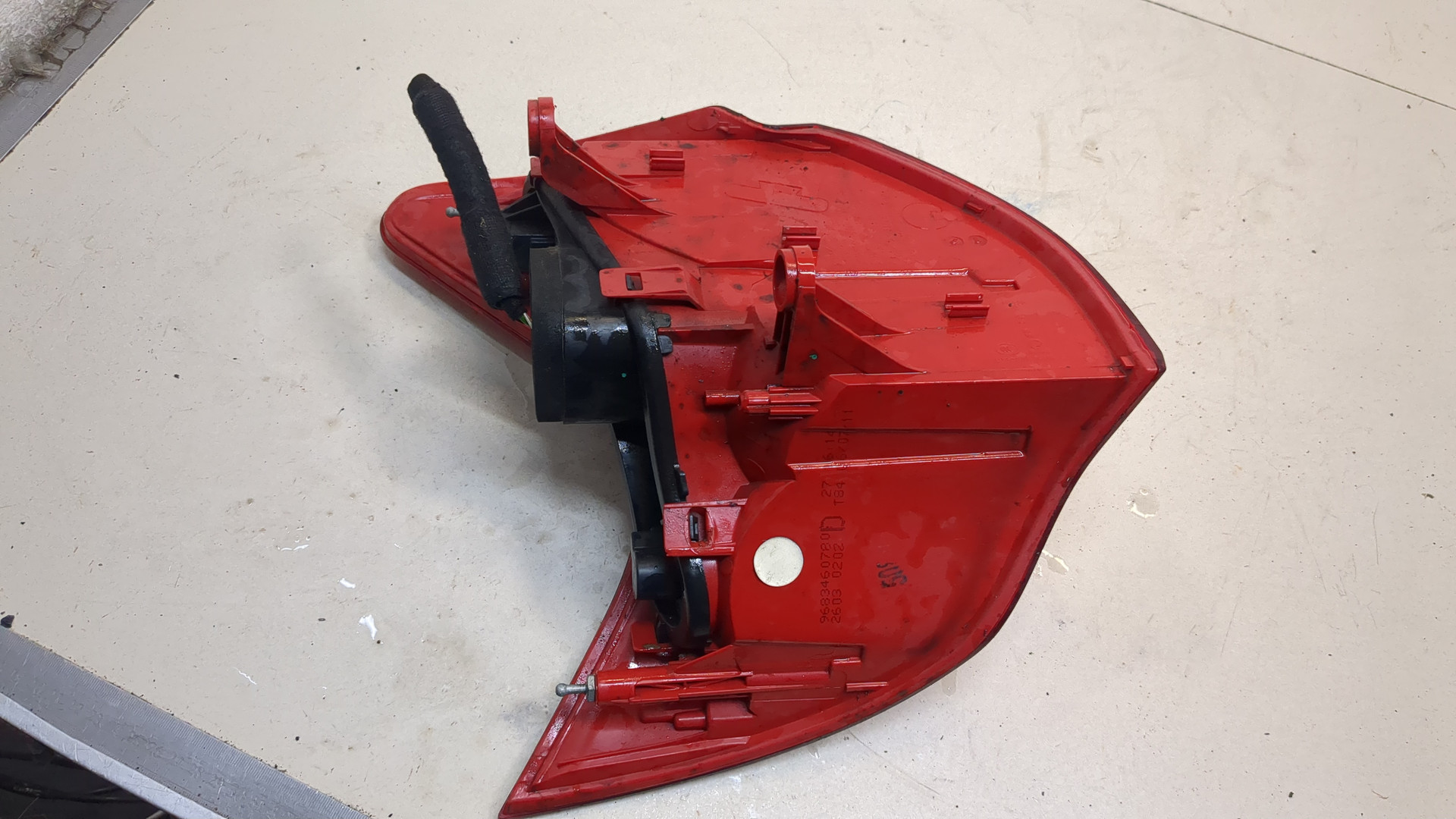 Фонарь задний правый