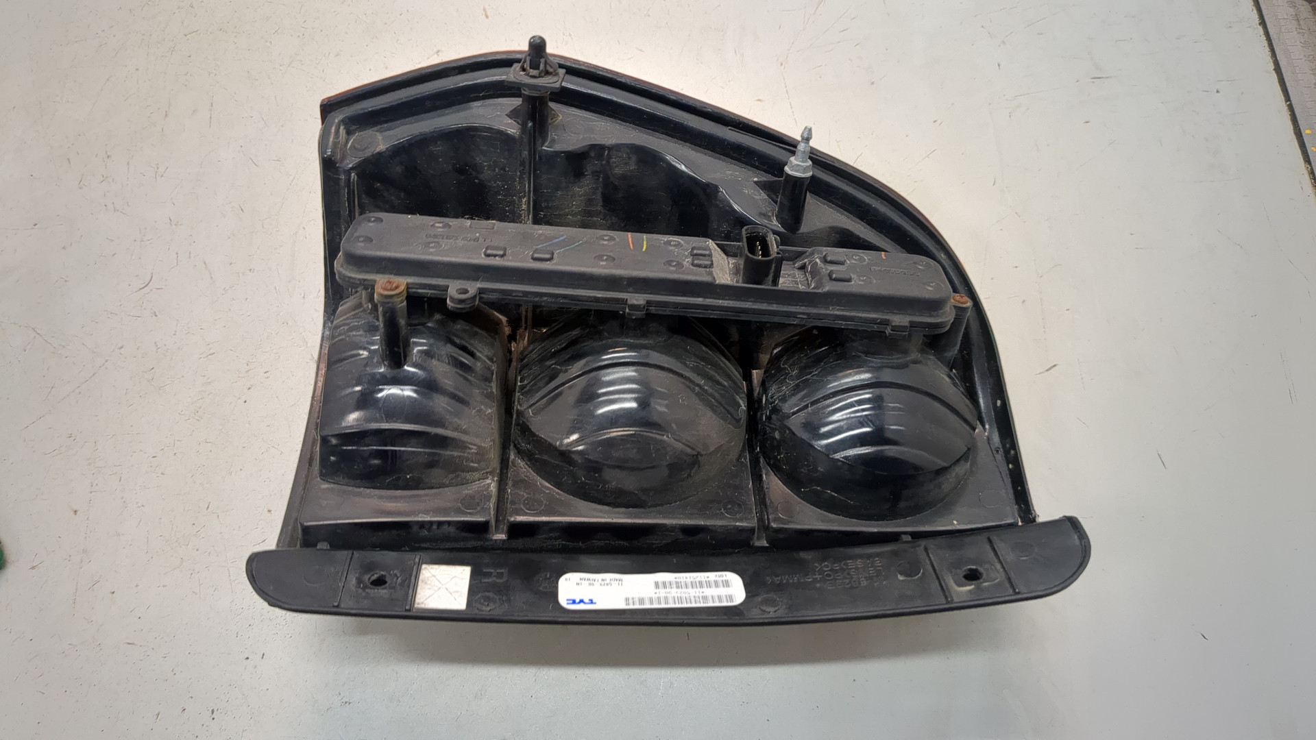 Фонарь задний правый