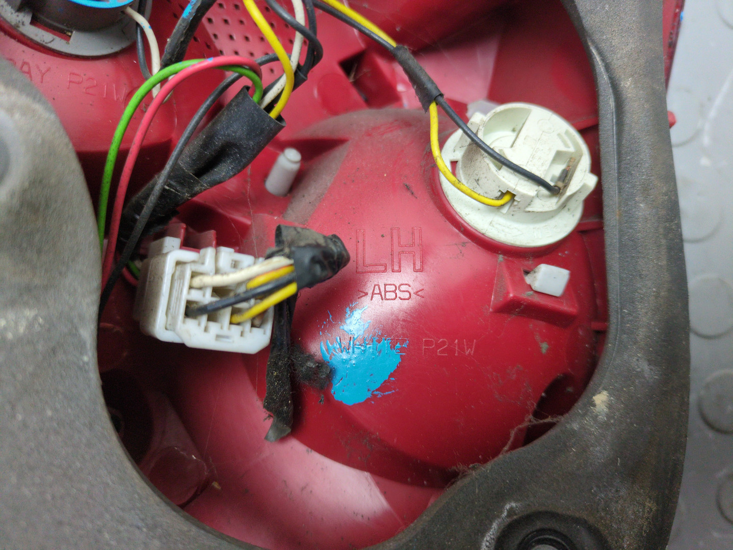 Фонарь задний левый