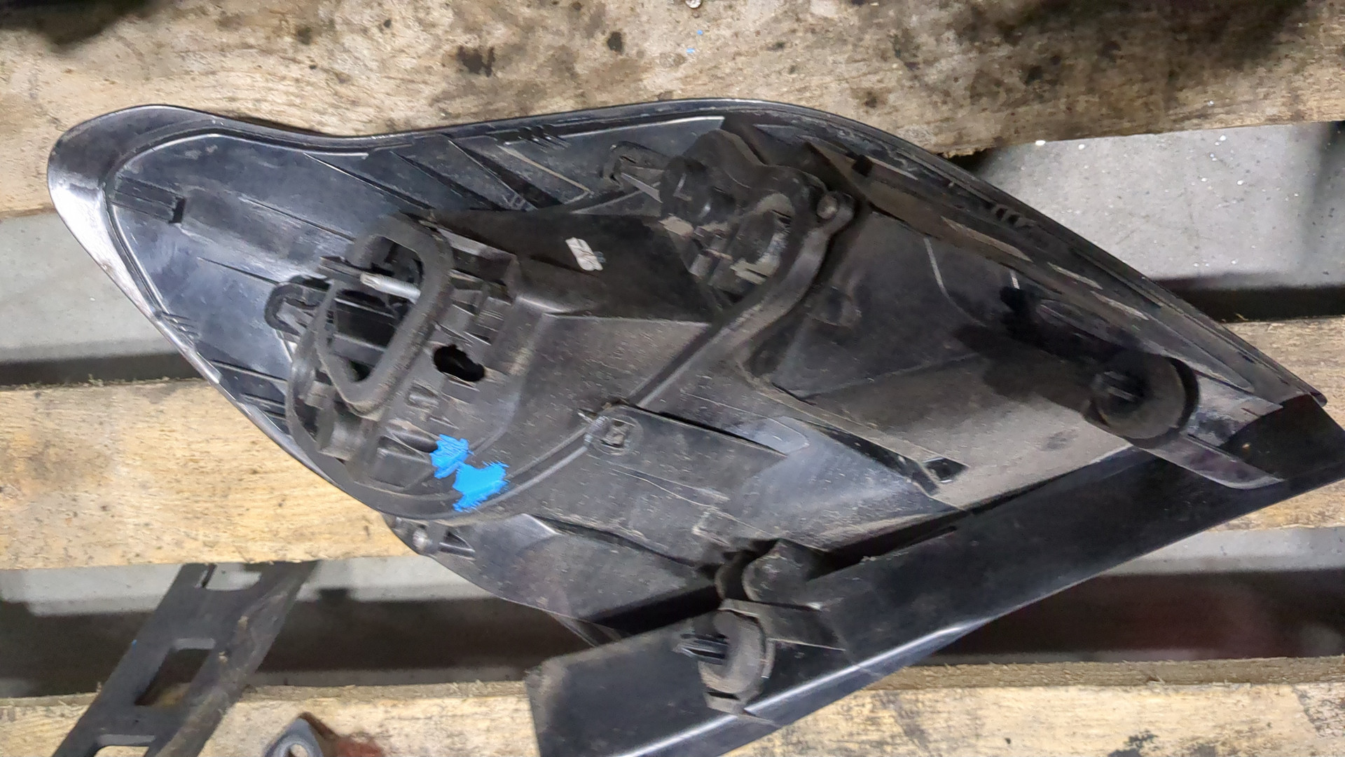 Фонарь задний левый