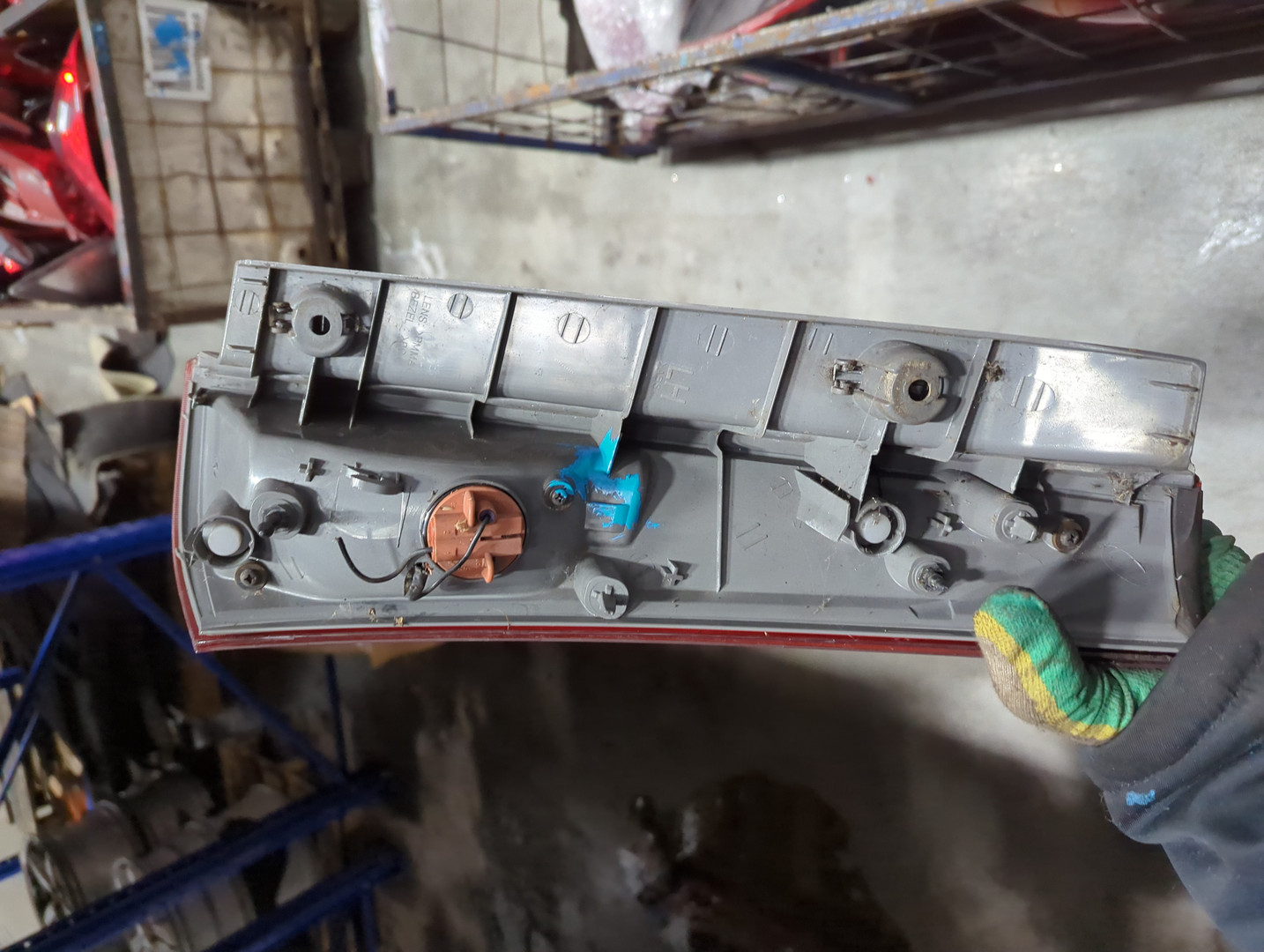 Фонарь задний левый