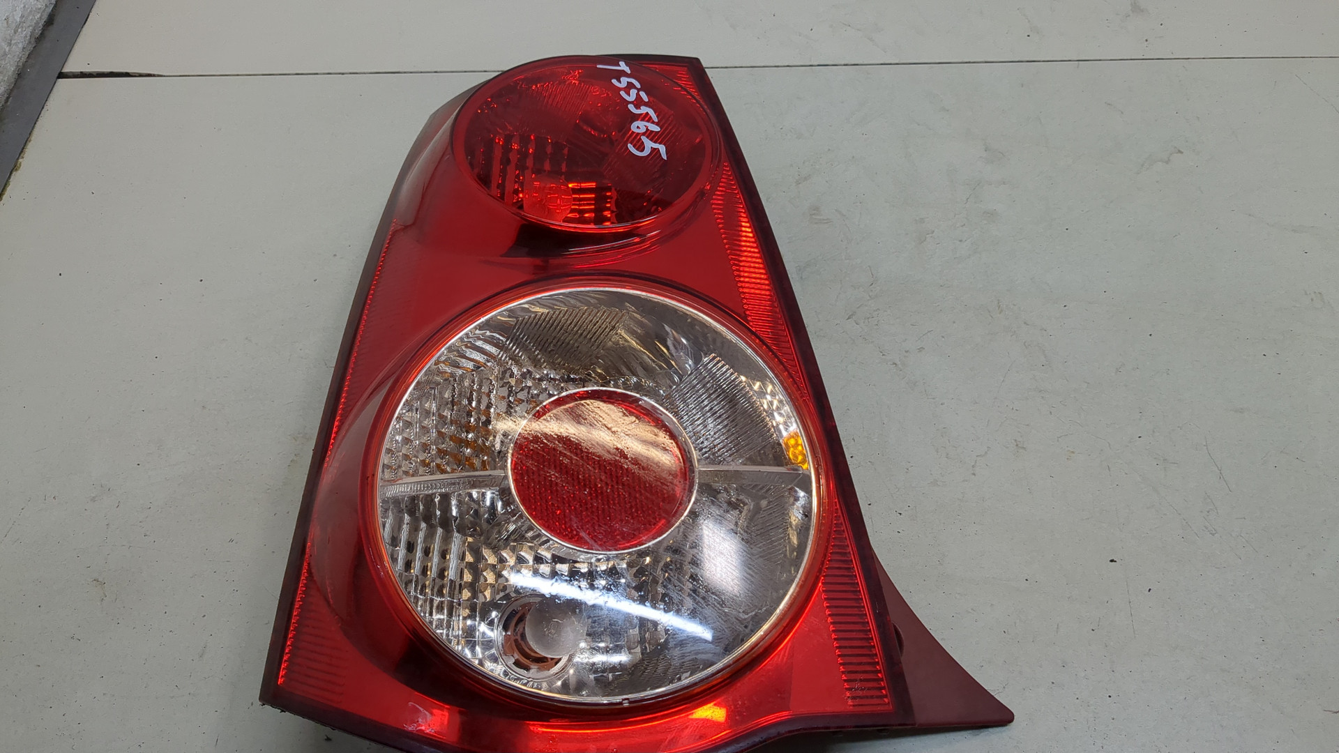 Фонарь задний левый