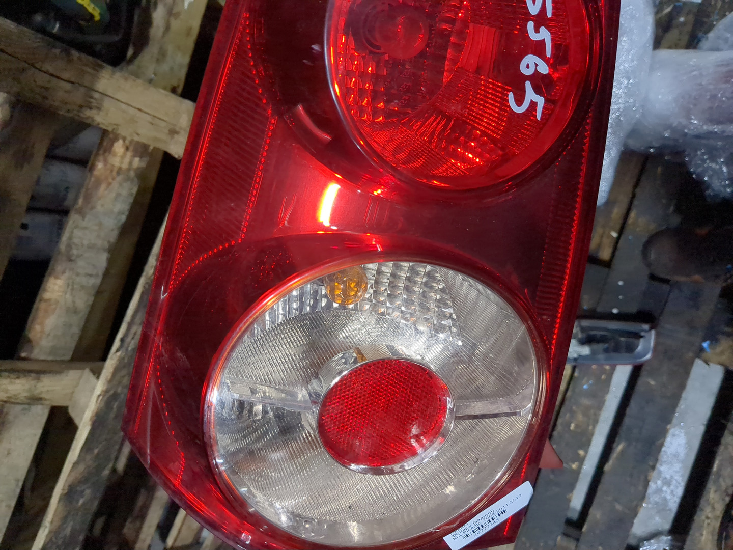 Фонарь задний левый