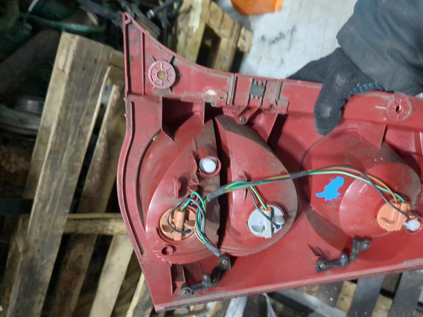 Фонарь задний левый