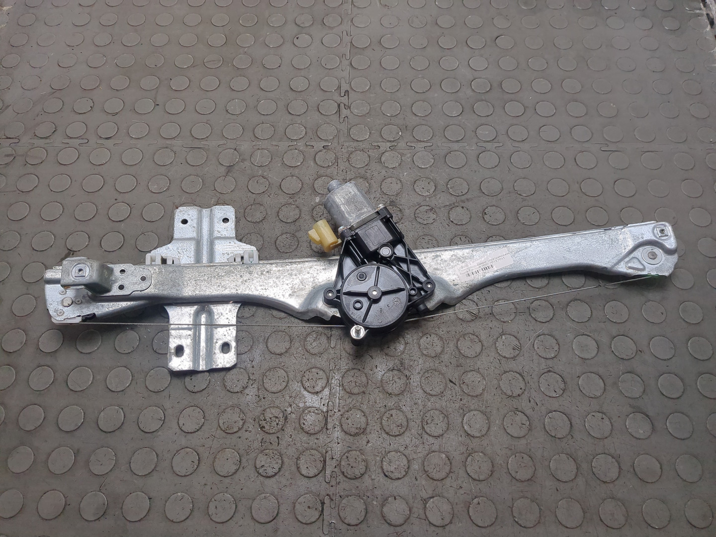 Стеклоподъемник электр. задний левый