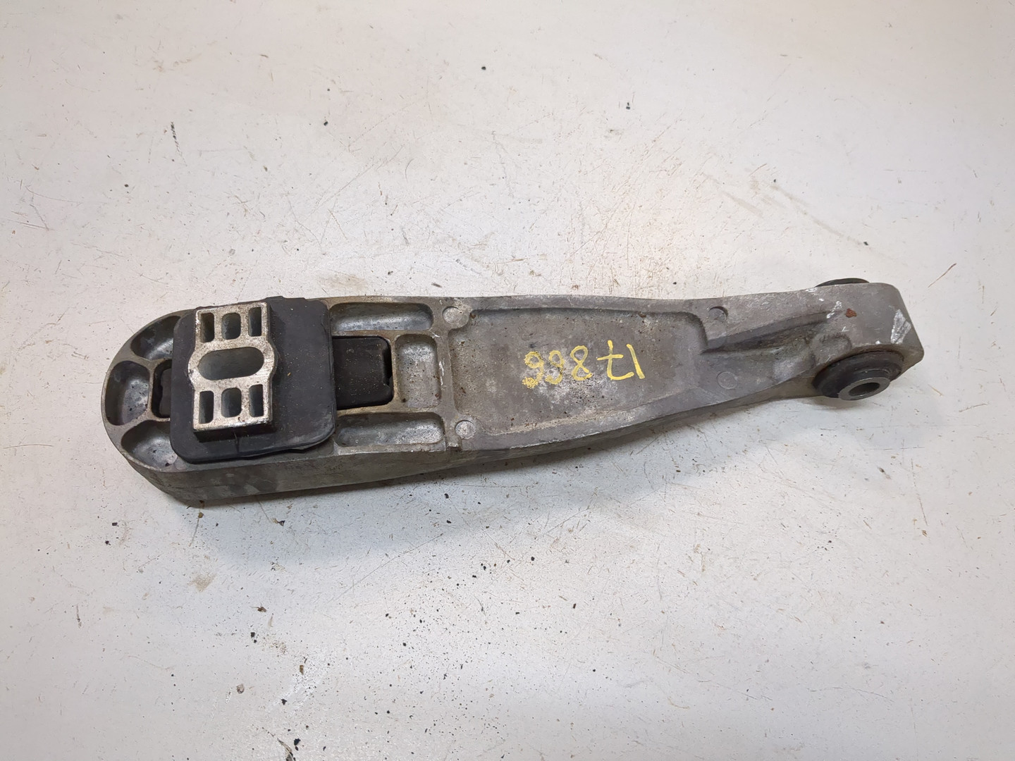 Опора двигателя