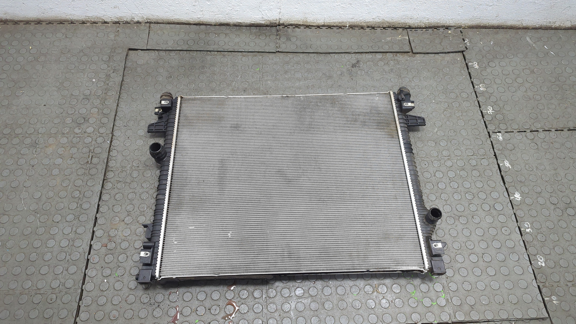 Радиатор охлаждения двигателя основной