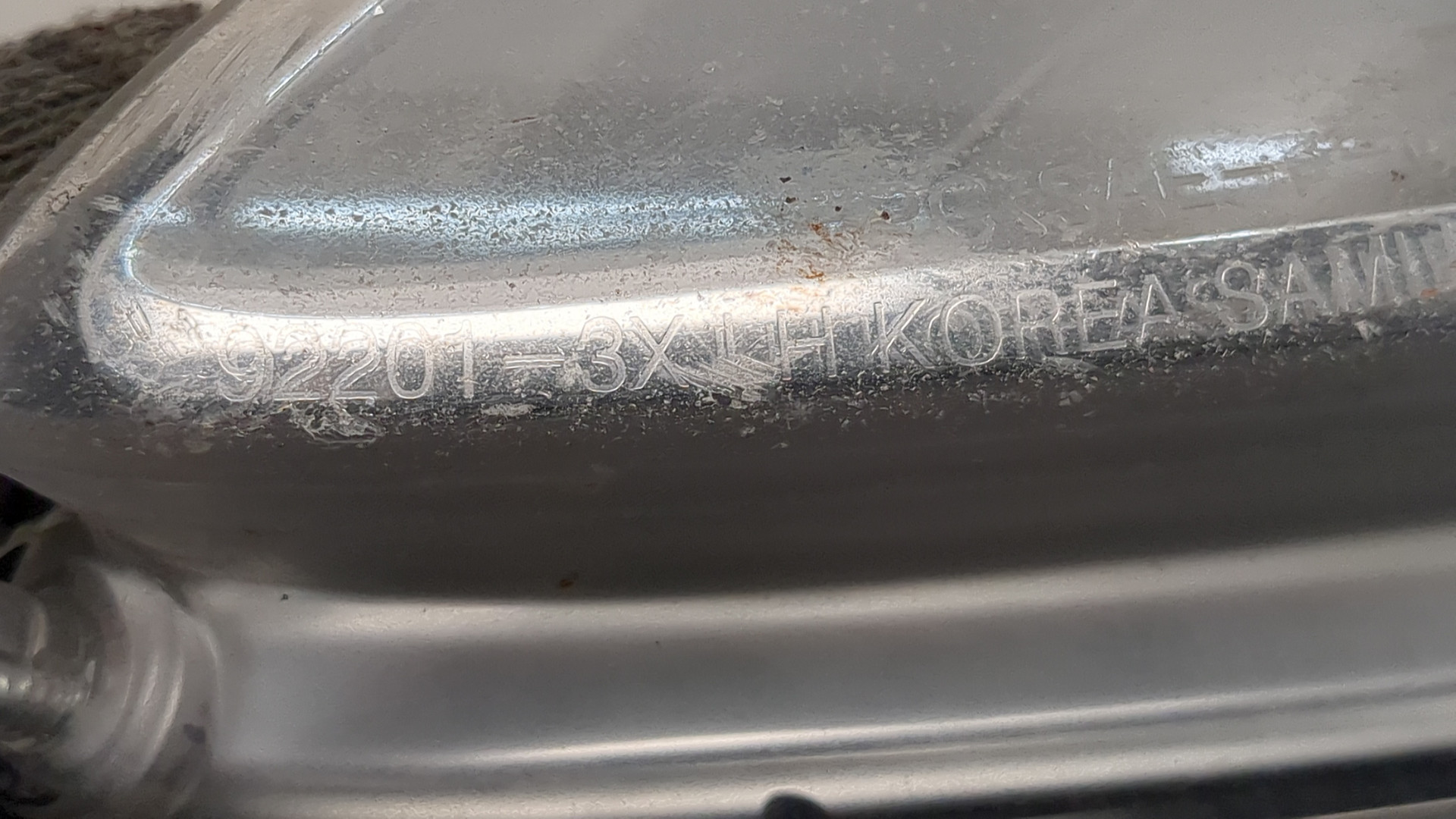 Фара противотуманная левая