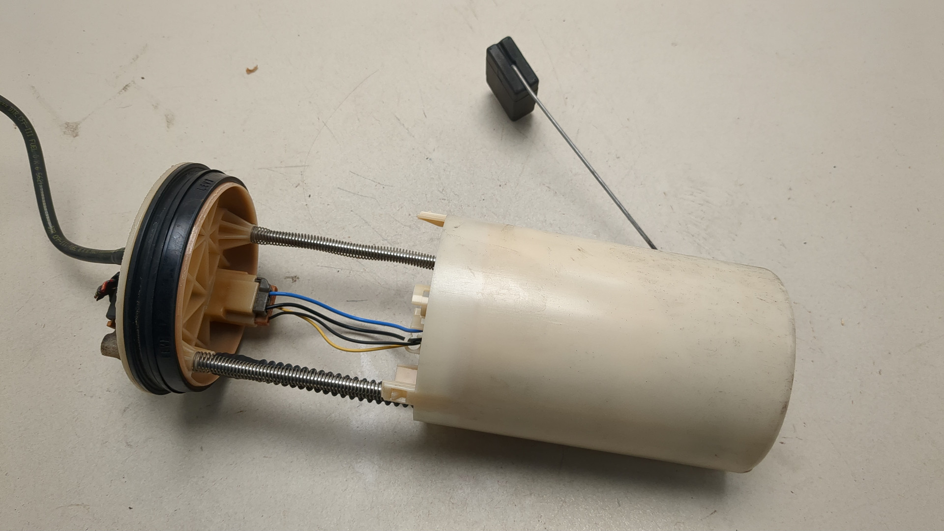 Насос топливный электрический