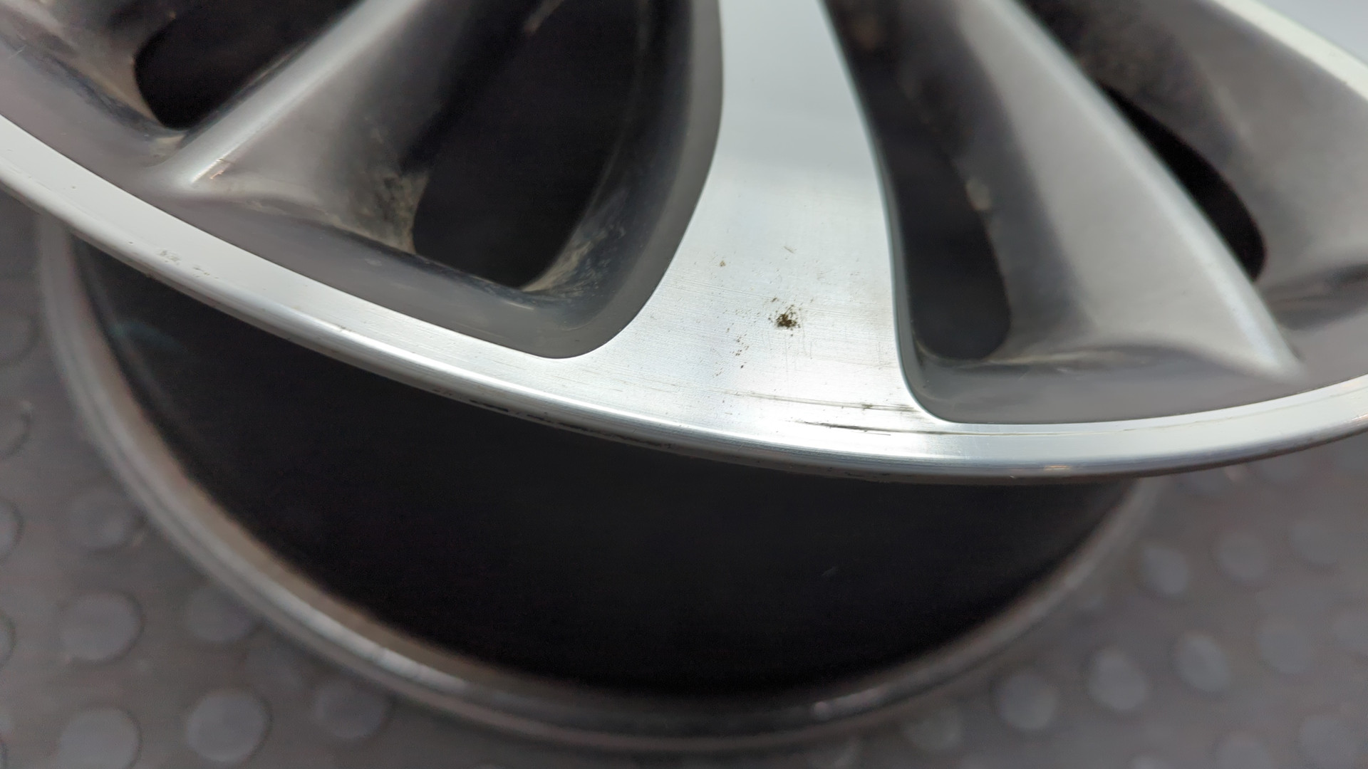 Диск колесный литой легкий сплав