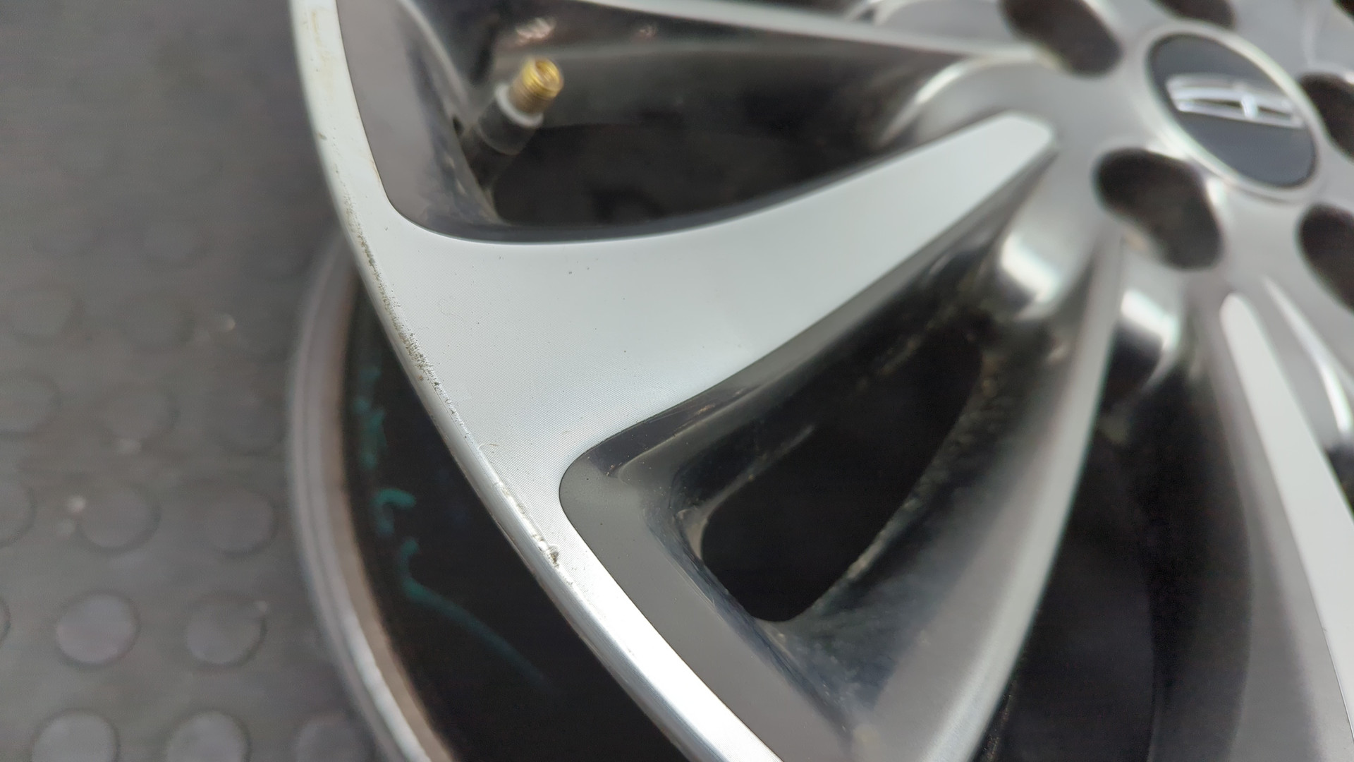 Диск колесный литой легкий сплав